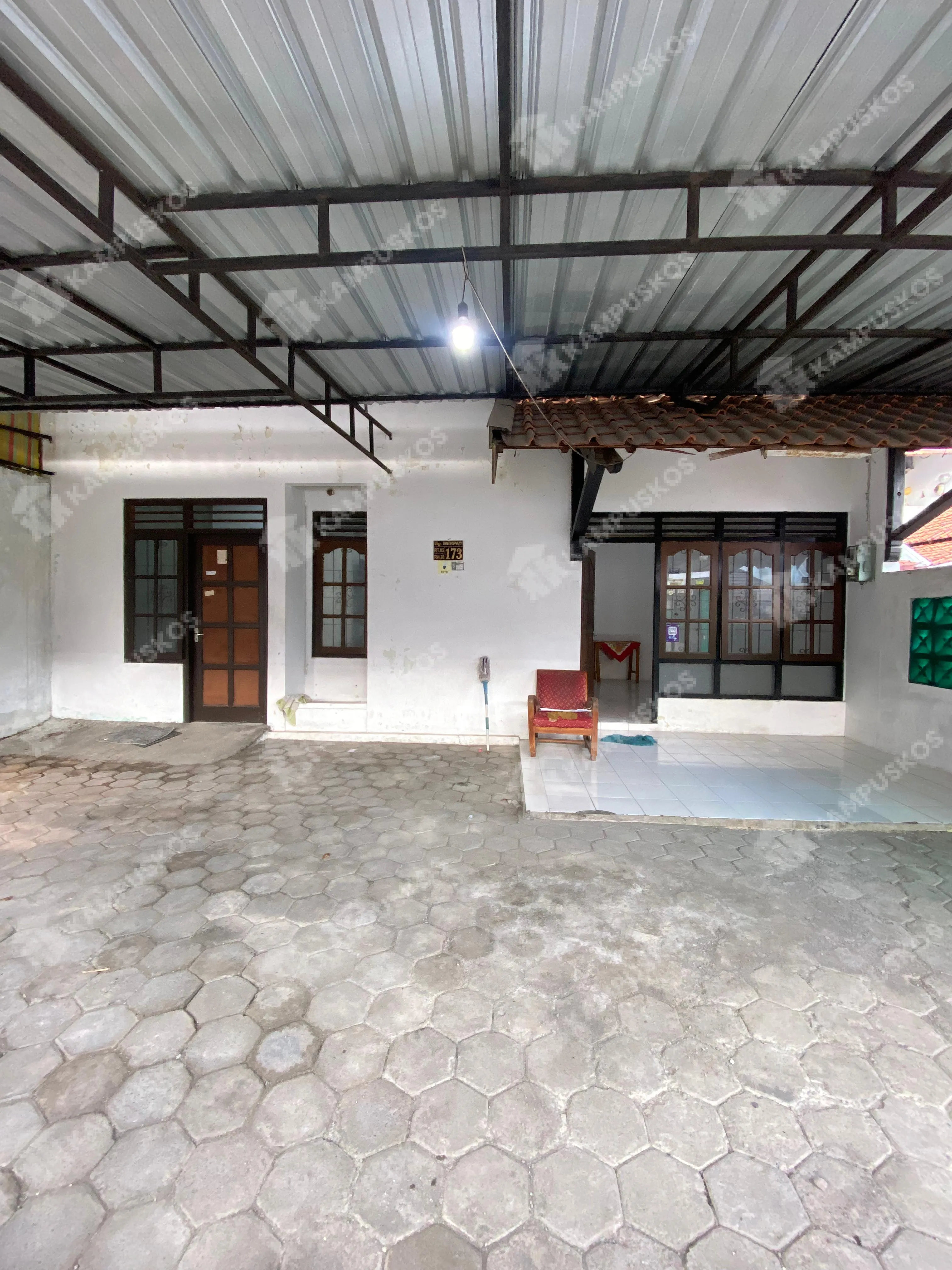 FOR RENT RUMAH 3 KAMAR AREA GEJAYAN - UTARA TERMINAL CONDONGCATUR - 3K03AL080625