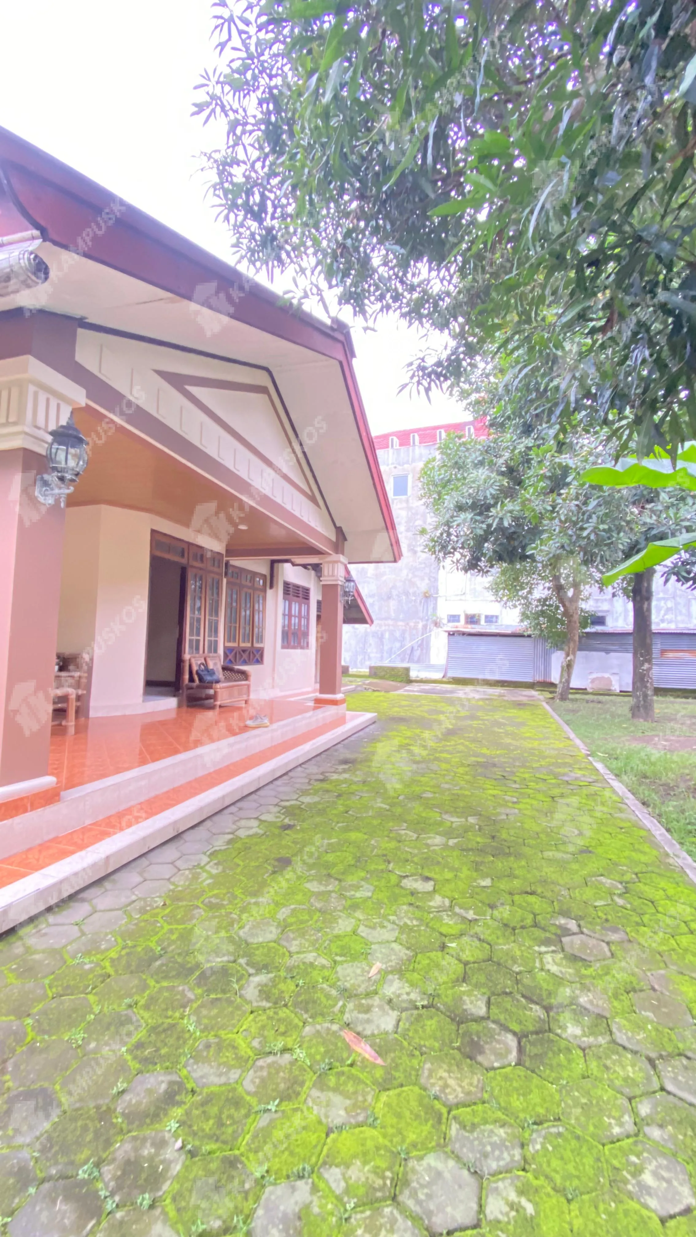FOR RENT RUMAH SEMI FURNISH 4 KAMAR AREA SANGGRAHAN MAGUWOHARJO - 4K03AL030125
