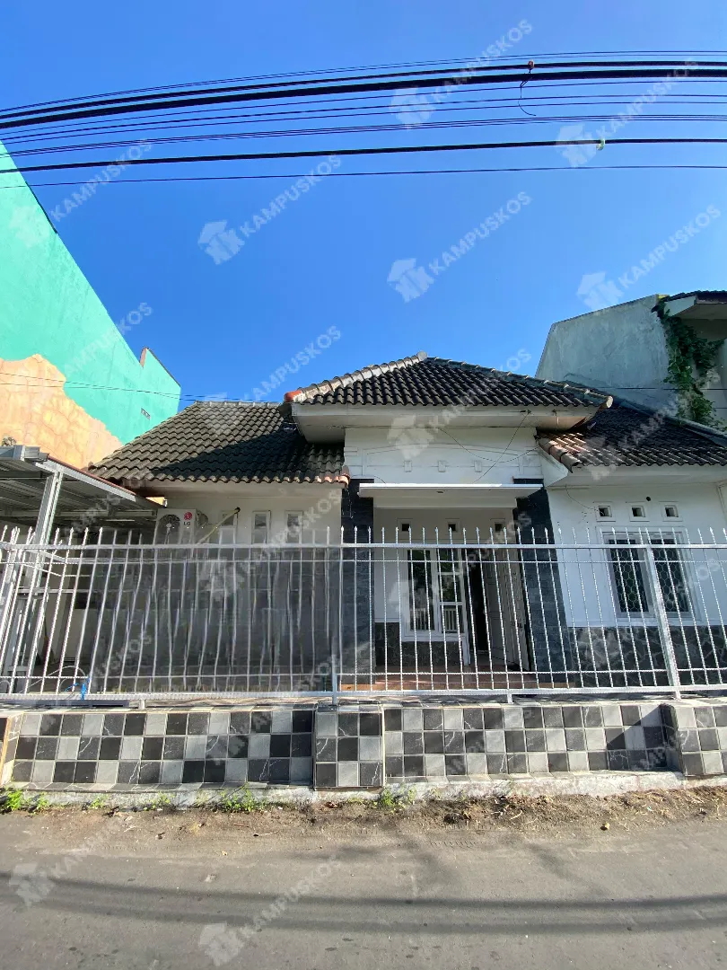 DI SEWAKAN RUMAH FULL FURNISHED DI SETURAN BELAKANG KAMPUS UPN - 3K02AL200425