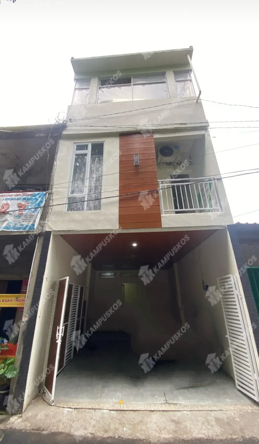 FOR RENT RUMAH SEMI FURNISH 3 LANTAI AREA AMBARUKMO AREA AMPTA 4K02AL060425
