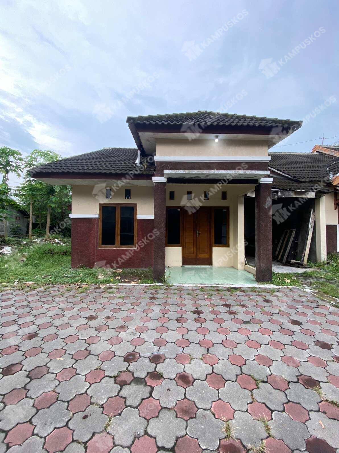 DI SEWAKAN RUMAH MINIMALIS 2 KAMAR DI MINOMARTANI AREA UGM 2K03AL110525