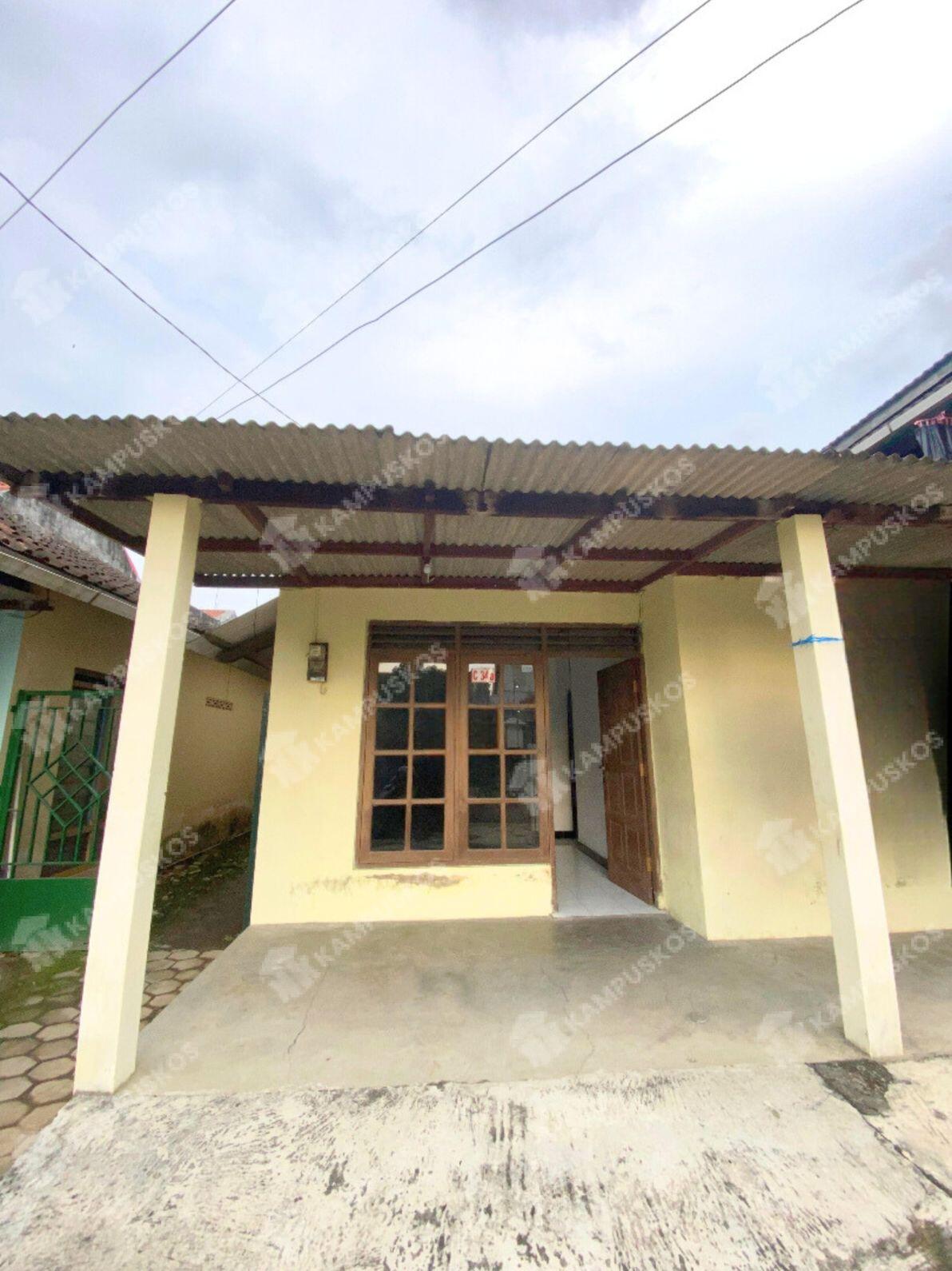 DI SEWAKAN RUMAH MINIMALIS 3 KAMAR DI SELATAN KAMPUS 1 UPN COCOK UNTUK MAHASISWA 3K02AL090525
