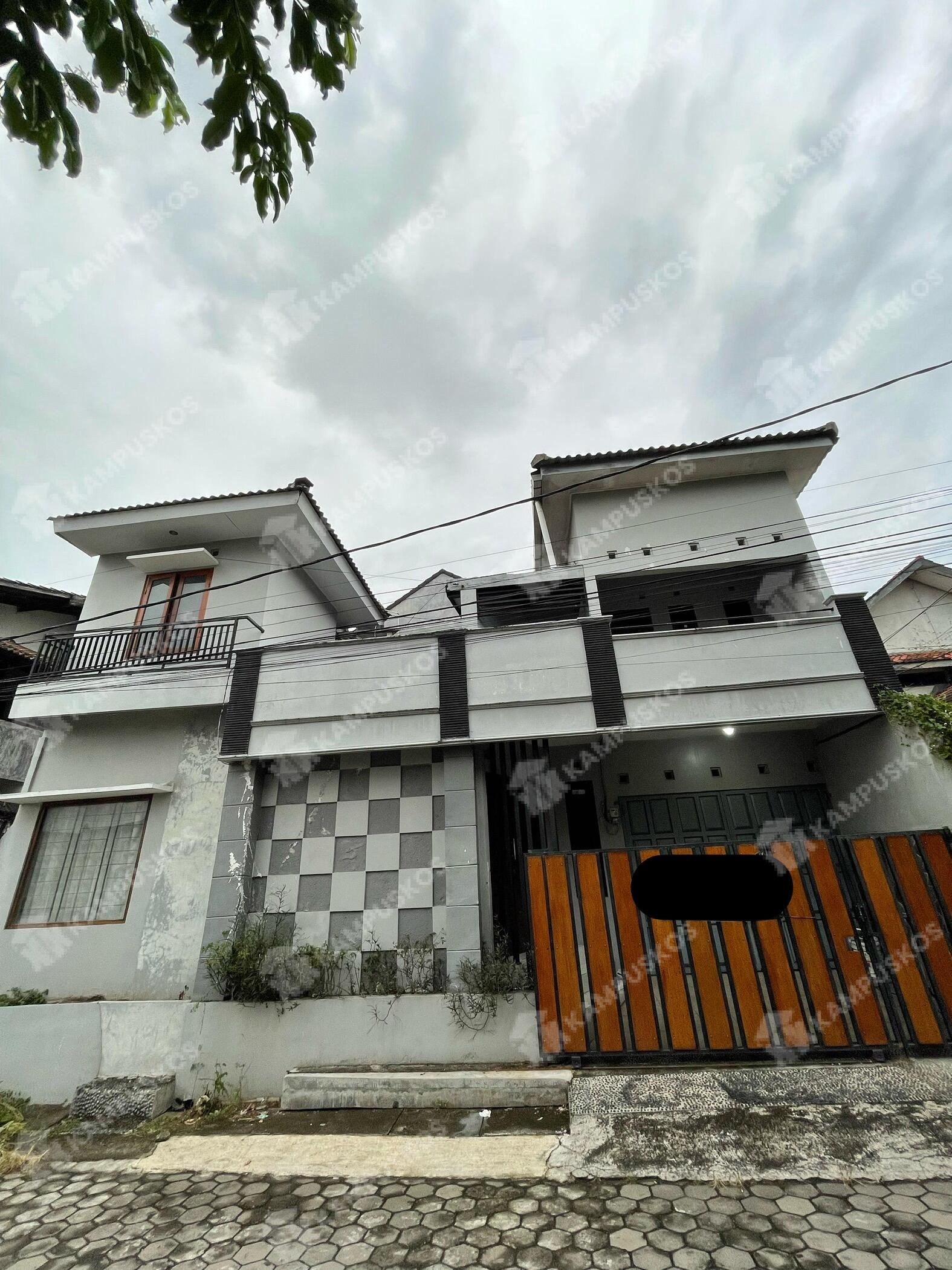 KONTRAKAN 5 KAMAR 2 LANTAI DI AREA DEMANGAN 5K02PG090525
