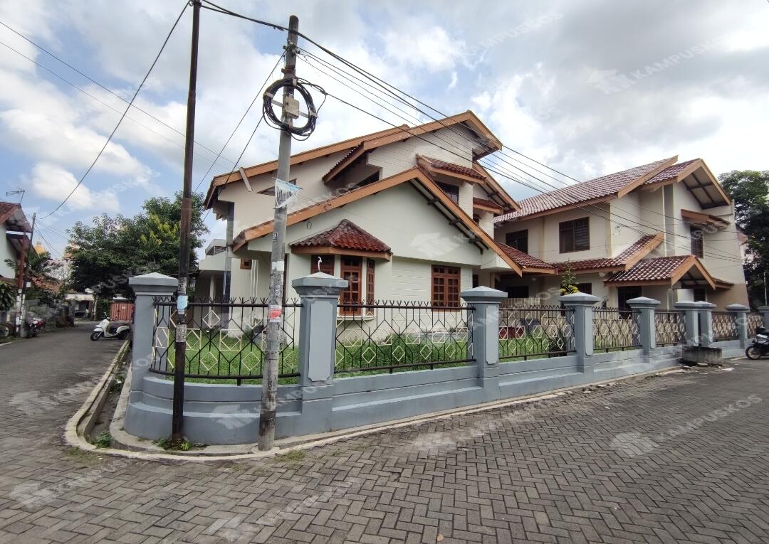 Kontrakan Lima Kamar Daerah UGM UNY