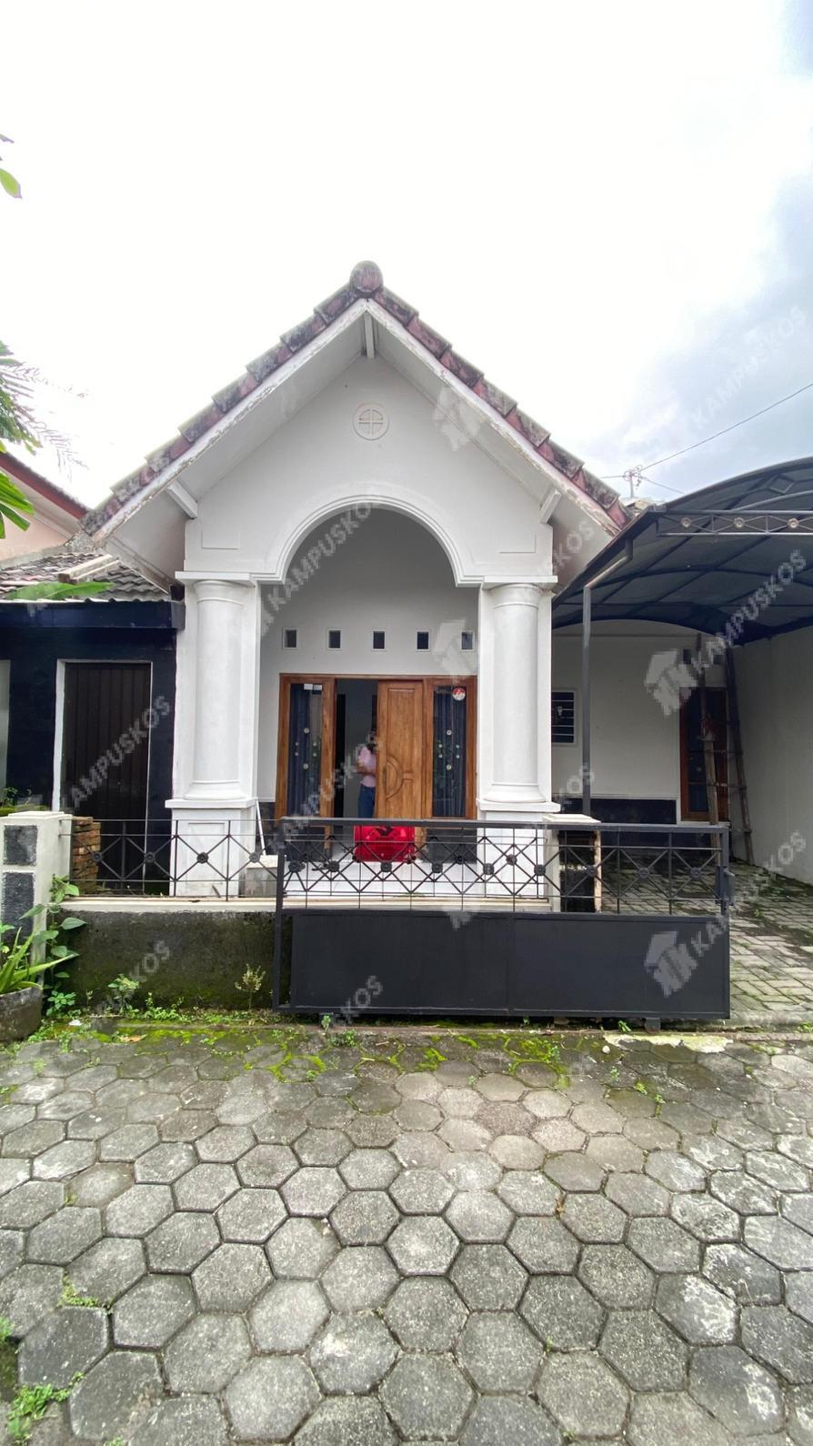 Disewakan Rumah 2 KAMAR Cluster Area Palagan Belakang Hotel Alana 2K04AL140525