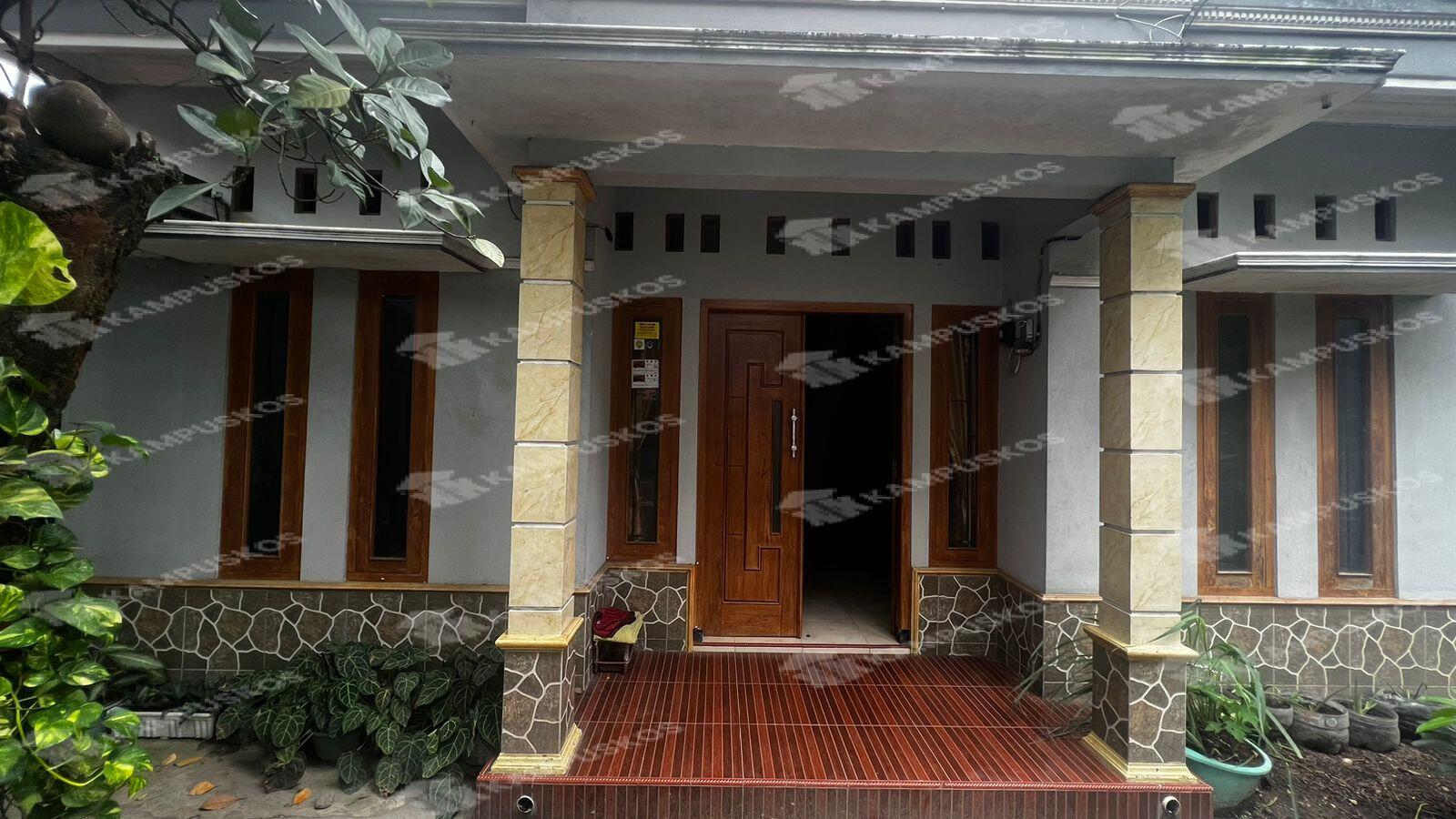 DIKONTRAKAN RUMAH MINIMALIS 2 KAMAR AREA SETURAN 2K02RS141224