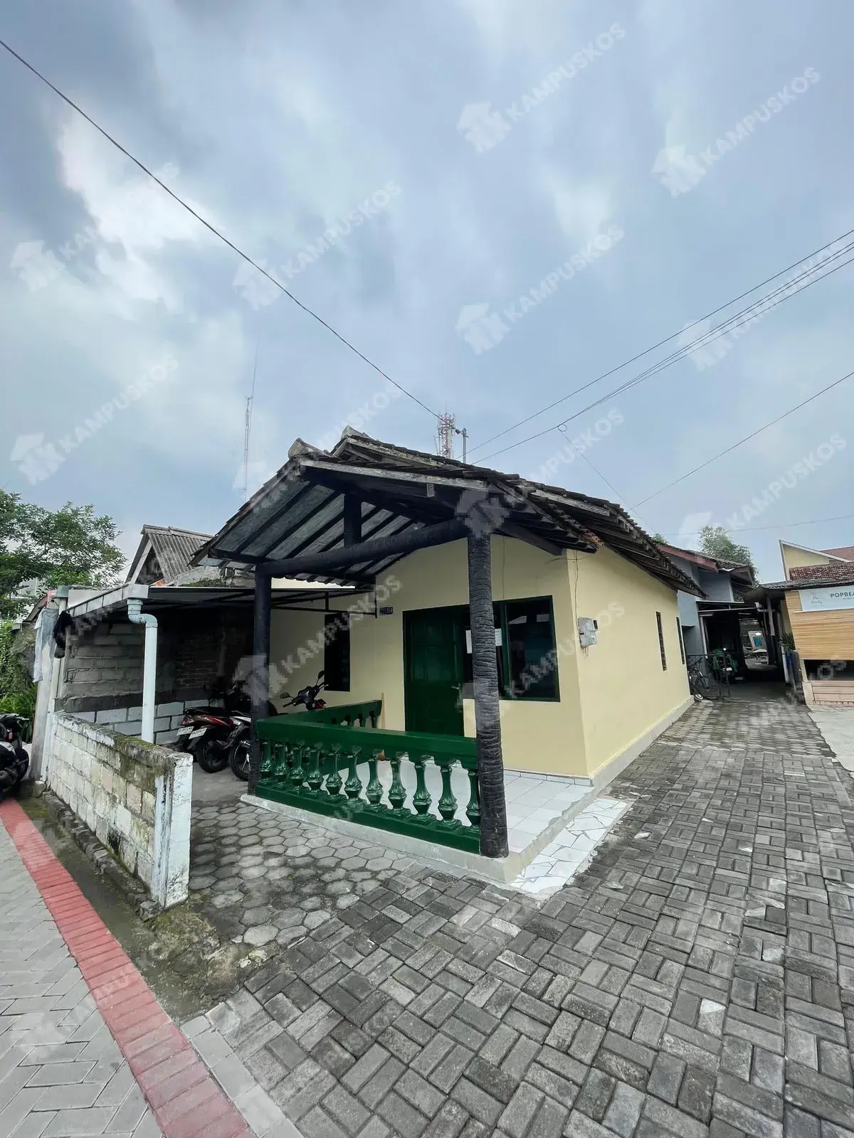 DIKONTRAKAN RUMAH 5 KAMAR AREA CONDONGCATUR 5K03PG240525
