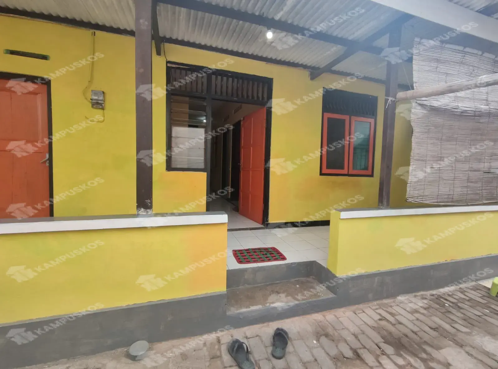 DIKONTRAKAN 4 KAMAR AREA SETURAN 4K02GA080725