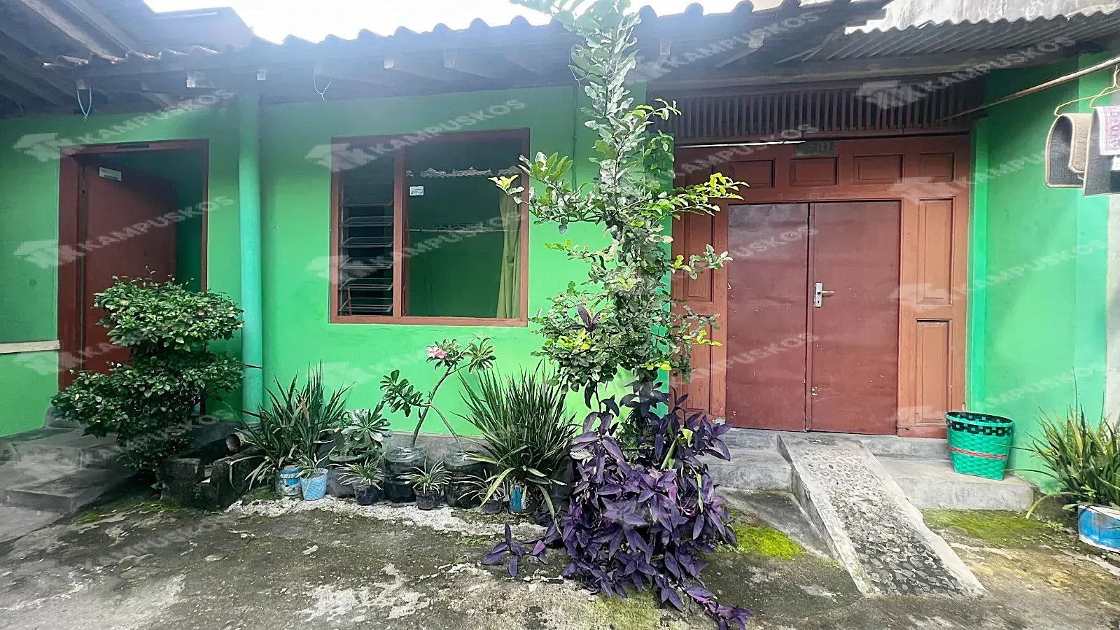 DIKONTRAKAN 4 KAMAR AREA UPN 4K02RS110125