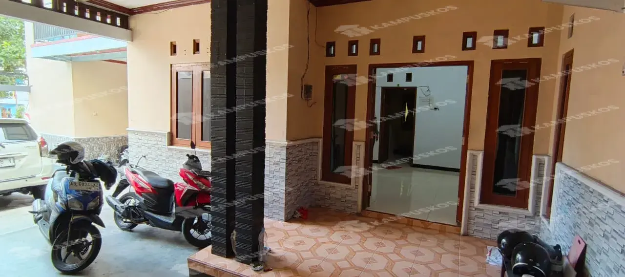 DIKONTRAKAN RUMAH 4 KAMAR AREA UII JAKAL 4K04RS050825