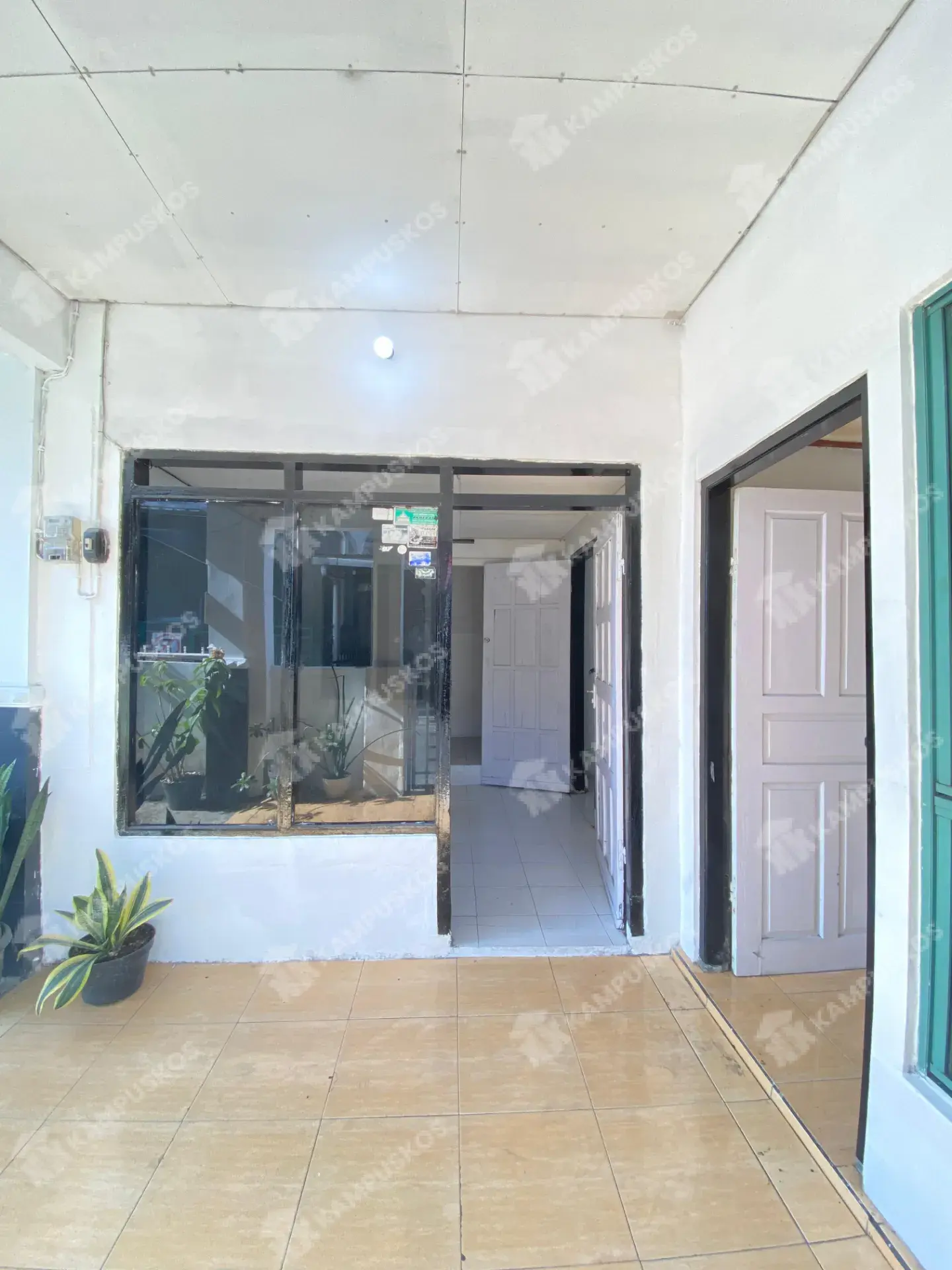 DIKONTRAKAN RUMAH 3 KAMAR AREA AMIKOM 3K03AL080825