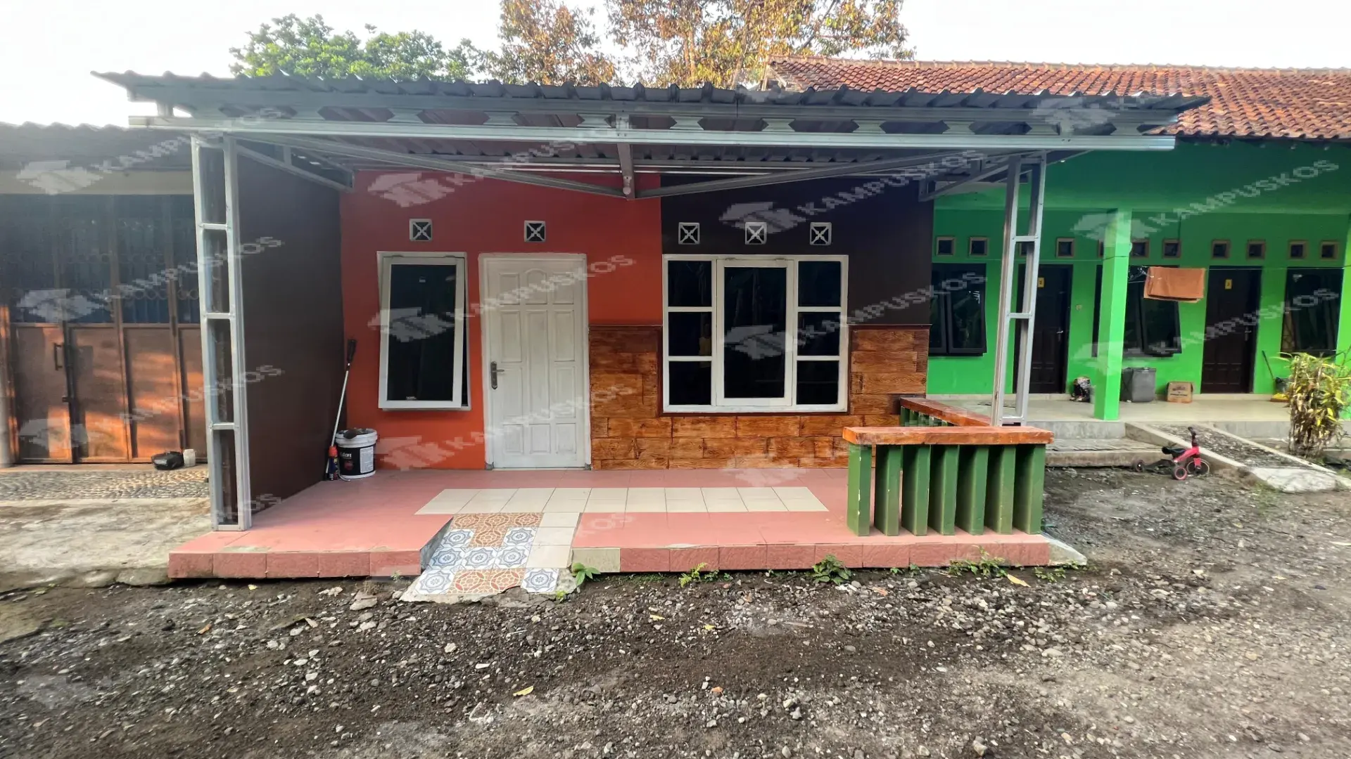 DISEWAKAN KONTRAKAN BANGUNAN BARU SEMI FURNISH AREA CONCAT 2K03GA051025