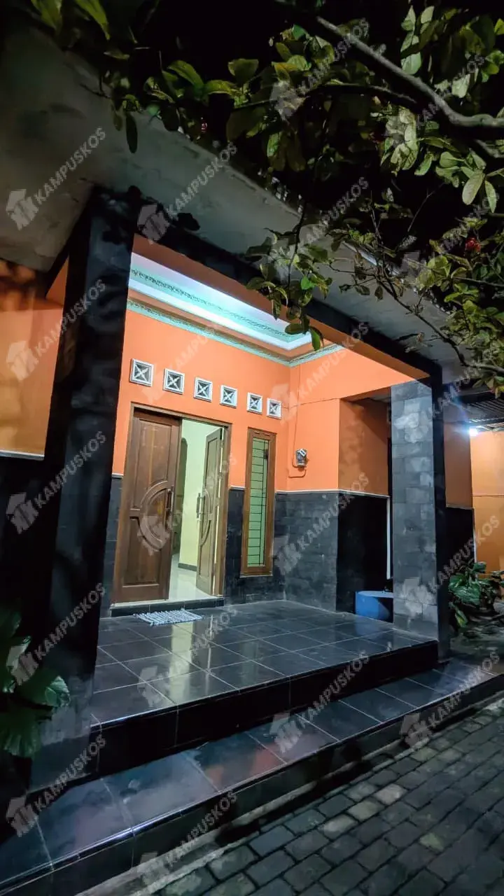 DIKONTRAKAN RUMAH 4 KAMAR AREA AMIKOM 4K02RBS081025