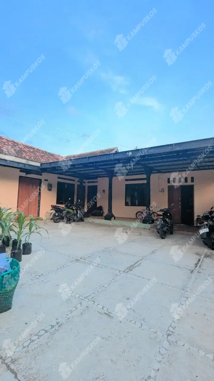 DIKONTRAKKAN RUMAH 3 KAMAR DI MAGUWO 3K03RBS041025