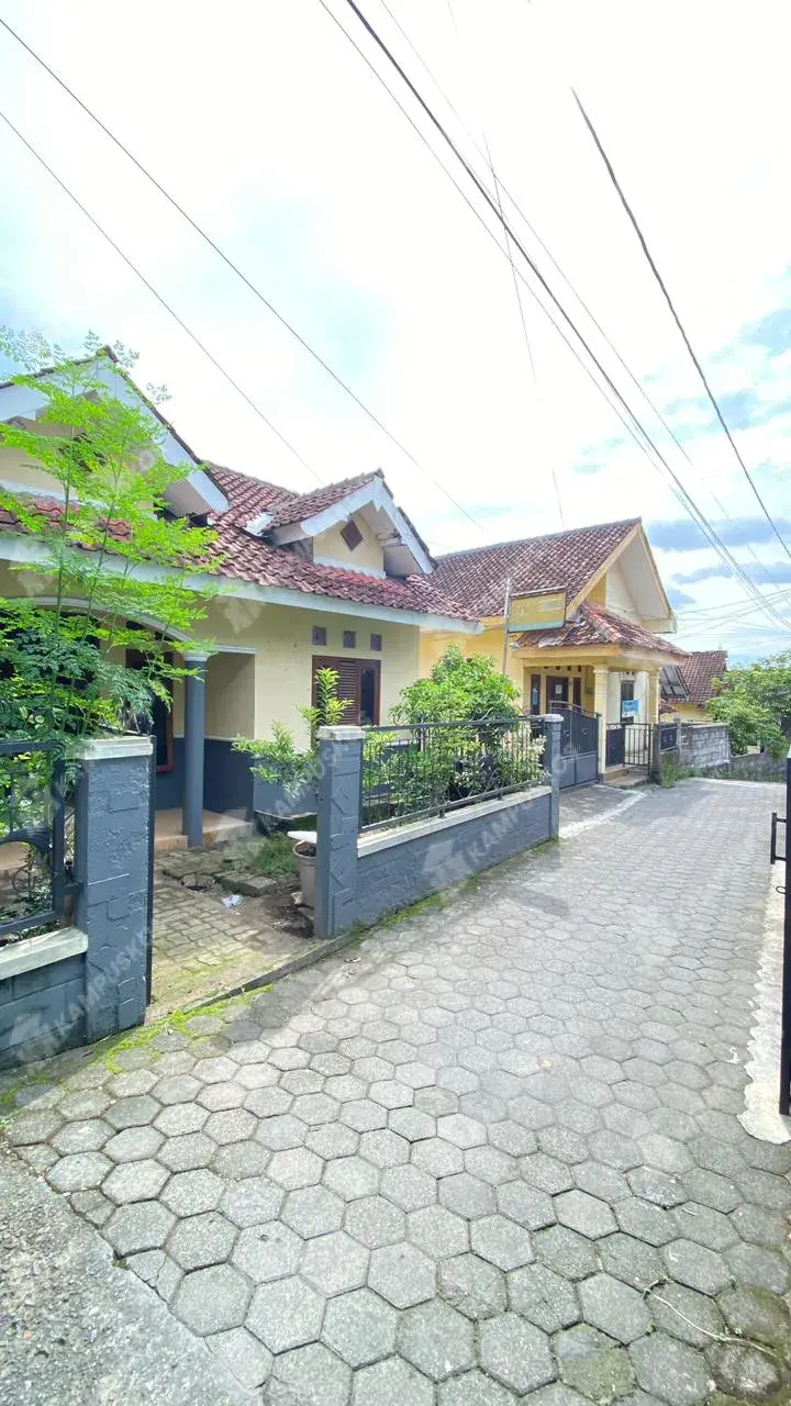 DIKONTRAKKAN RUMAH 3 KAMAR DI RS JIH CONDONGCATUR 3K03AL041225