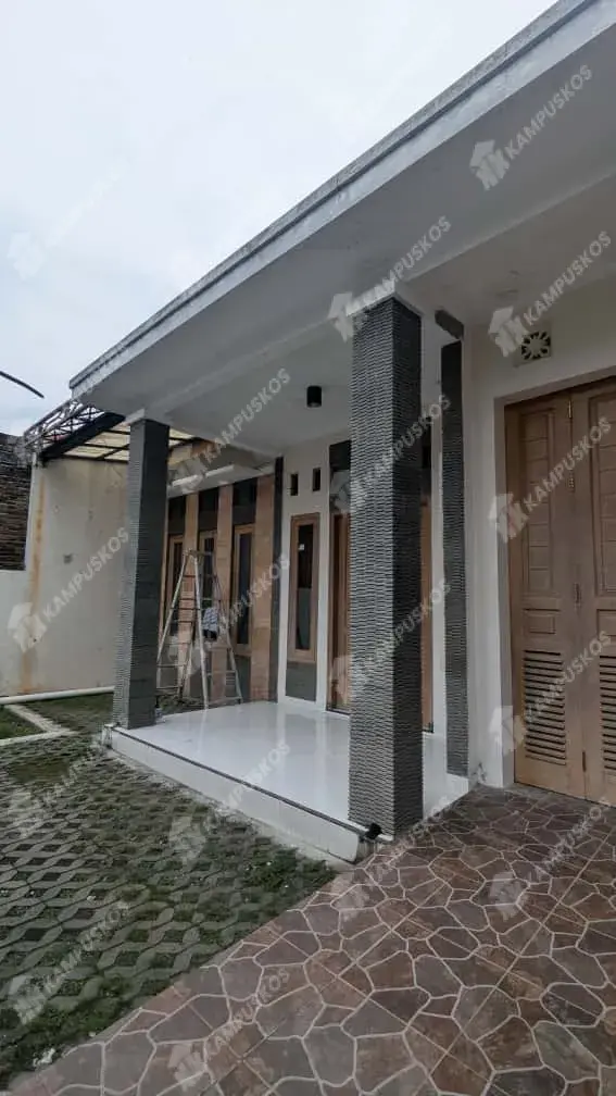 DIKONTRAKAN RUMAH NYAMAN 4 KAMAR AREA BANDARA ADISUCIPTO 4K03RBS061125