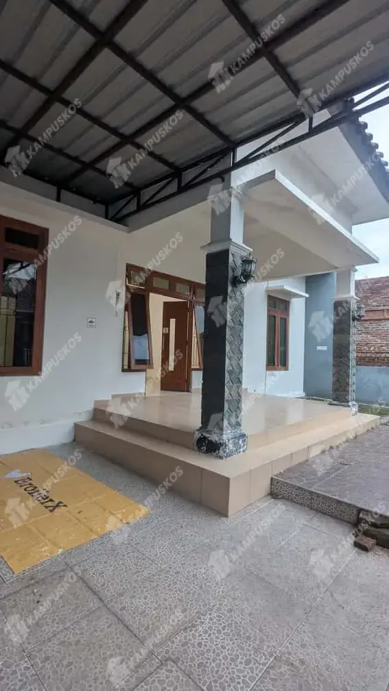 DIKONTRAKAN RUMAH NYAMAN 4 KAMAR AREA BANDARA ADISUCIPTO 4K03RBS071125