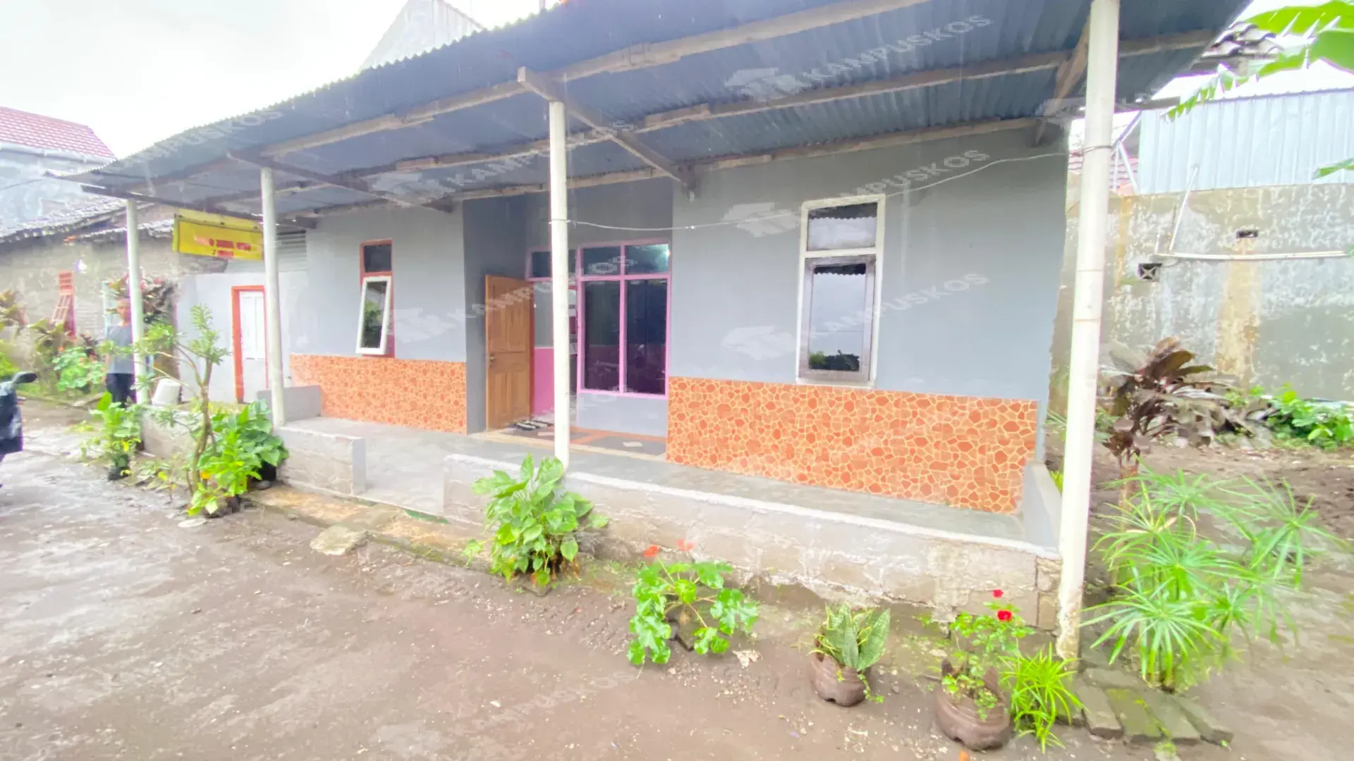 DIKONTRAKAN RUMAH LV NYAMAN 2 KAMAR AREA UPN 2K02GA121125