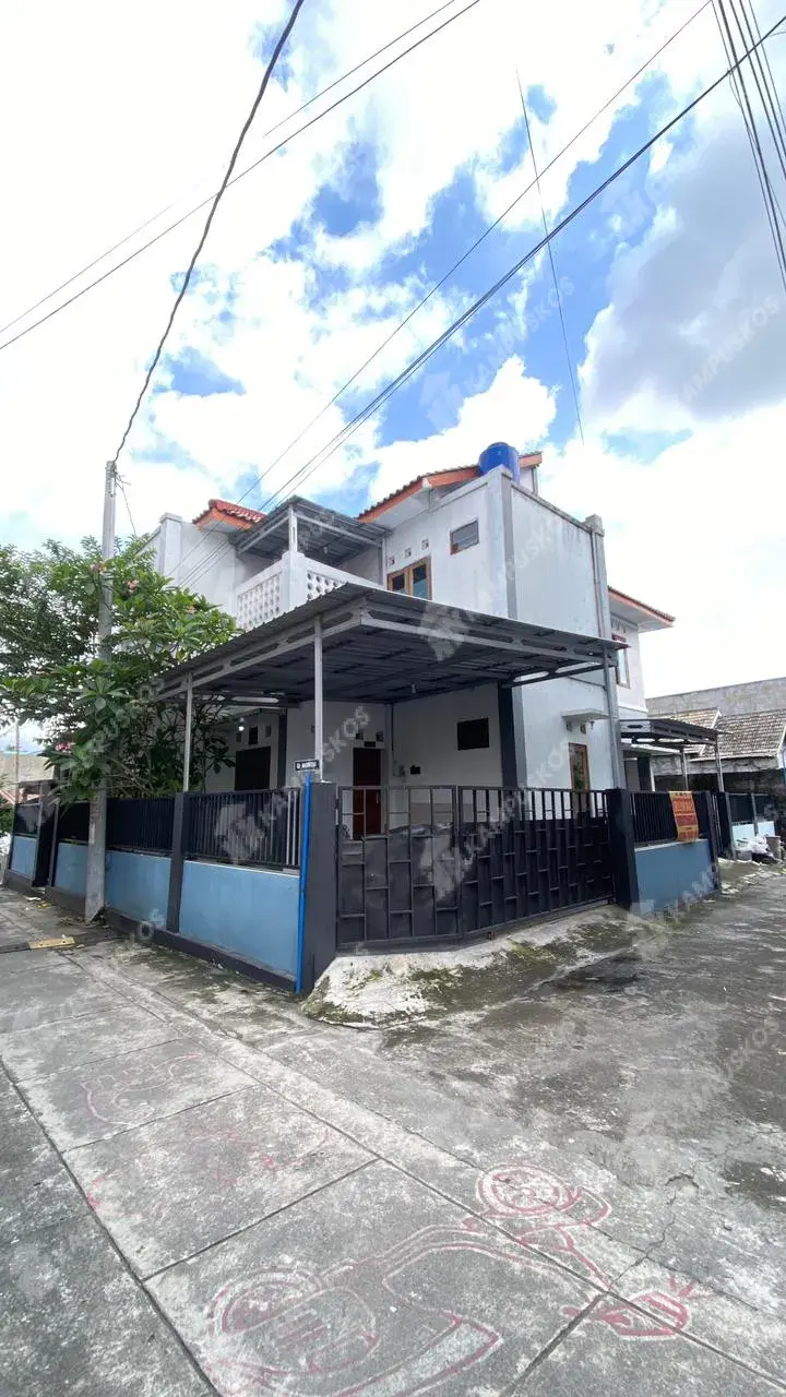 DIKONTRAKAN RUMAH NYAMAN MODERN 4 KAMAR AREA SETURAN 4K02AL091225