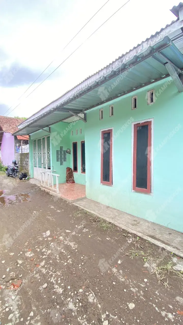 DIKONTRAKAN RUMAH LV NYAMAN 4 KAMAR AREA SETURAN 4K02AL111225