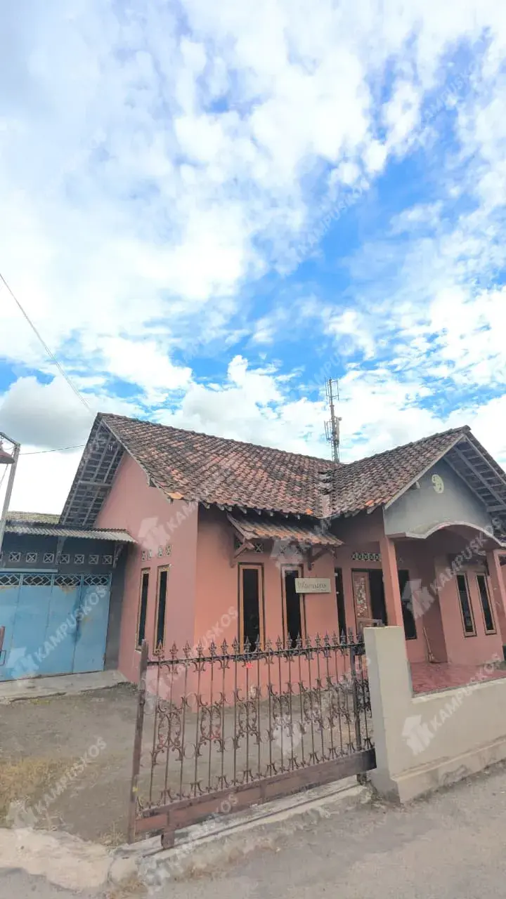 DIKONTRAKAN RUMAH NYAMAN 4 KAMAR AREA UPN DAN AMIKOM 4K02RBS091225