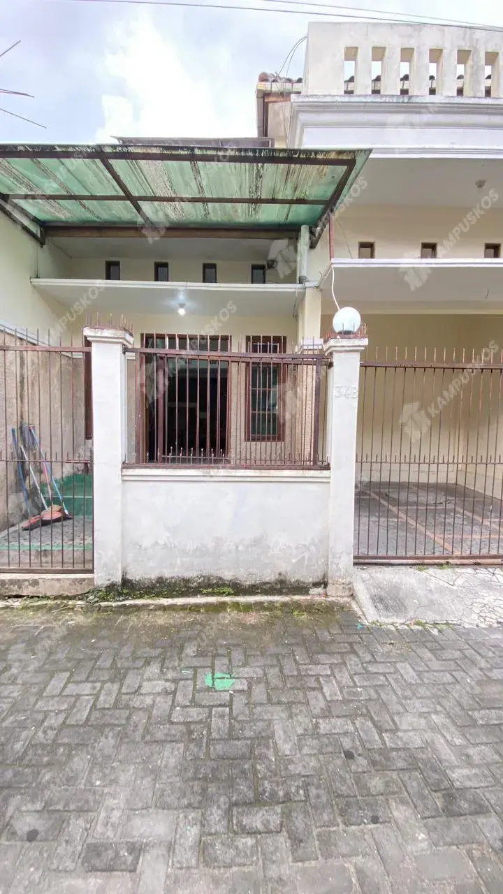 DIKONTRAKAN RUMAH LV NYAMAN 4 KAMAR AREA JAKAL KM 7 4K04AL131225 