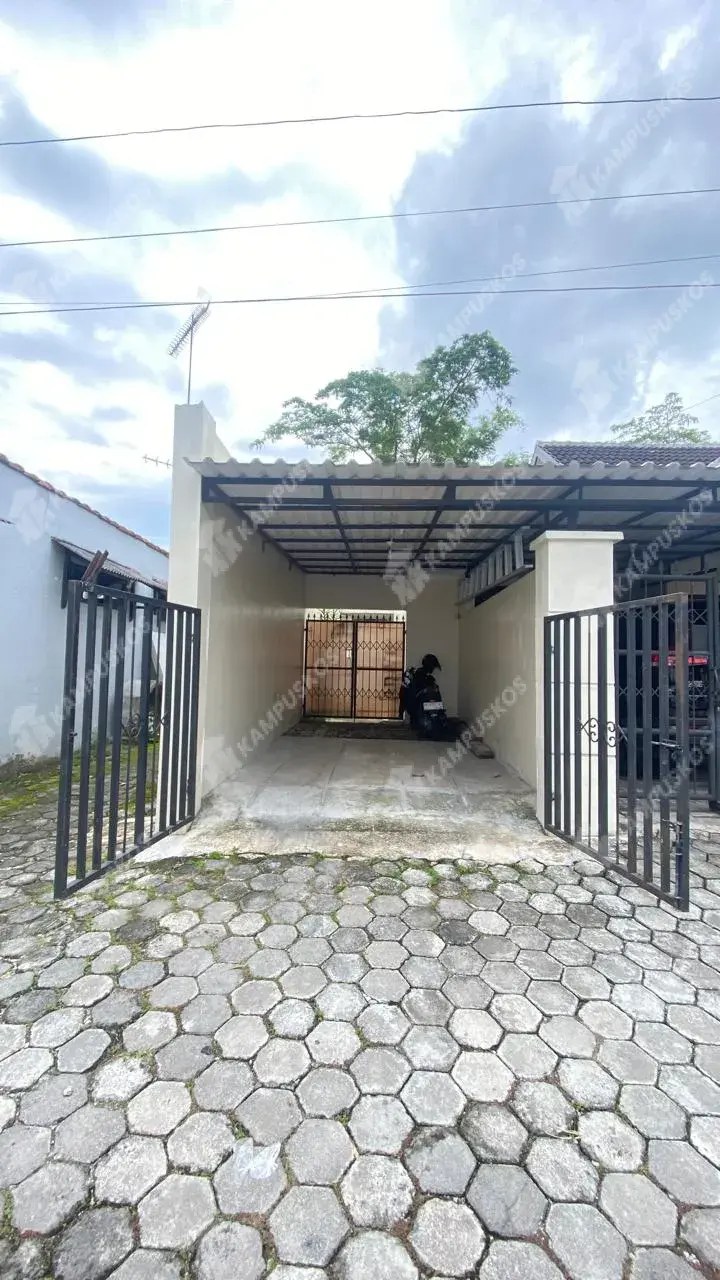 DIKONTRAKAN RUMAH NYAMAN 4 KAMAR AREA JAKAL KM 7 3K04DR081225