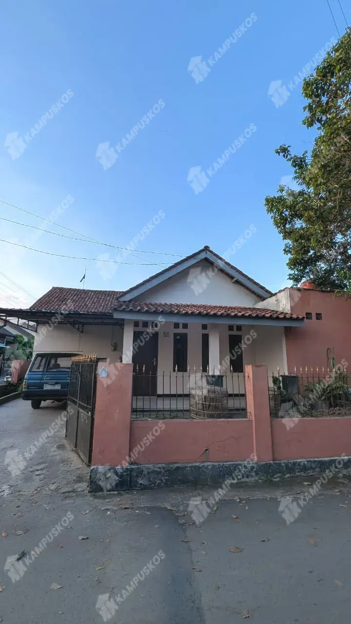 KONTRAKAN 5 KAMAR LUAS AREA STADION MAGUWOHARJO DEKET PUSAT JAJAN 5K03RBS090426