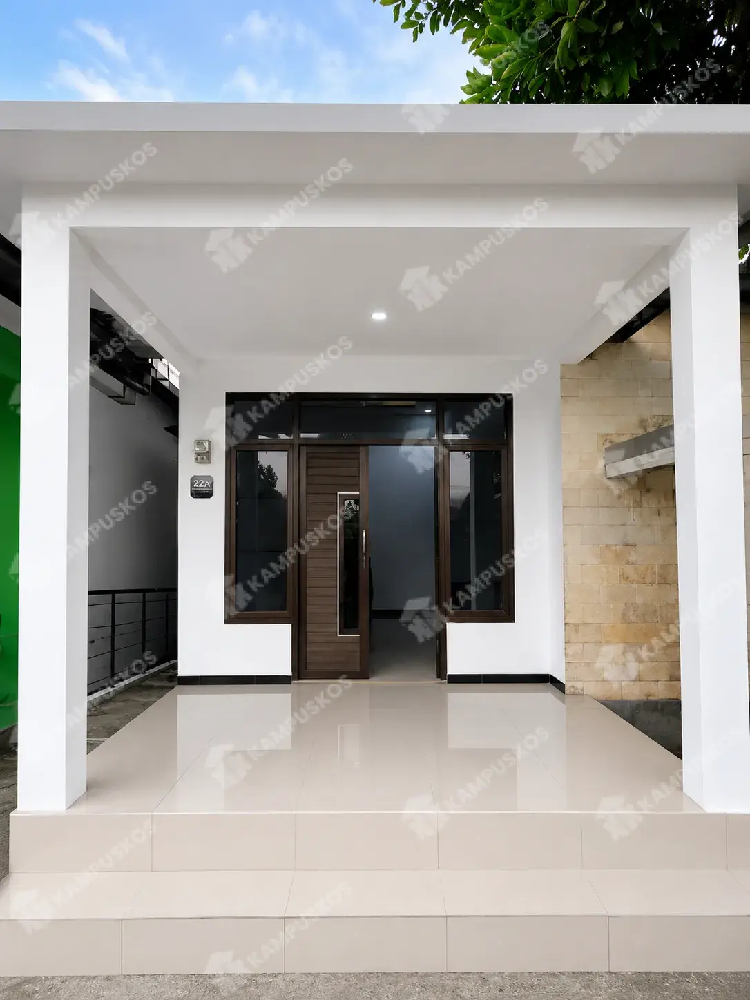KONTRAKAN RUANGAN LUAS DI SETURAN / SELOKAN MATARAM  4K02DR010126 