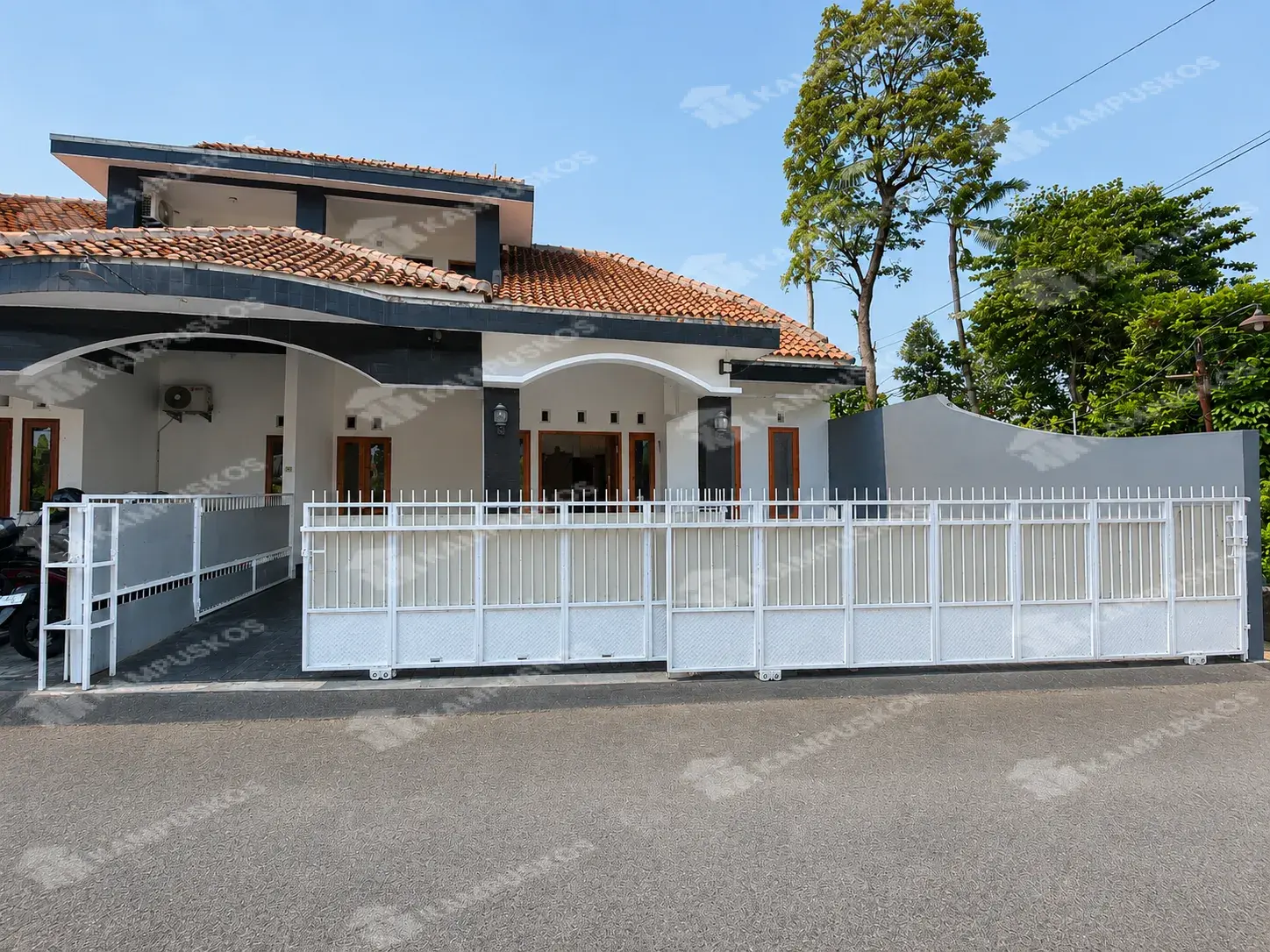 FOR RENT RUMAH 4 KAMAR,LUAS, BANGUNAN BARU JAKAL KM 7 4K03DF090626