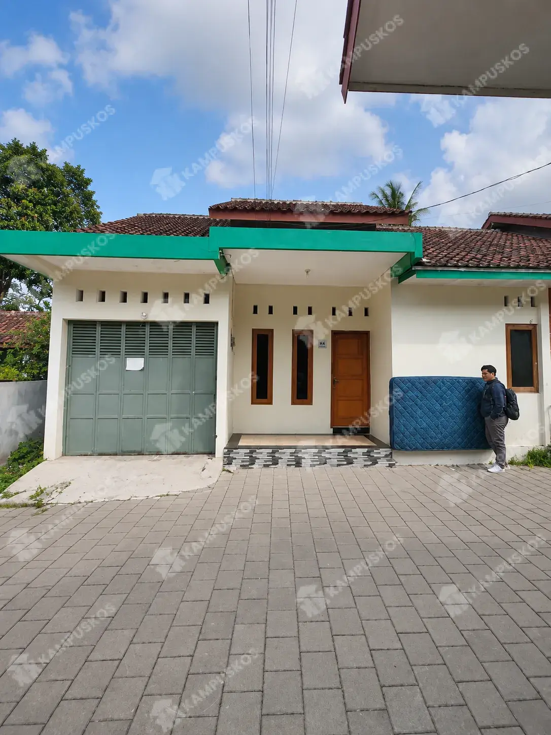 KONTRAKAN RUMAH LUAS COZY 3 KAMAR DAERQH JAKAL KM 8 (BISA 6 BULAN)  3k03ty100626 
