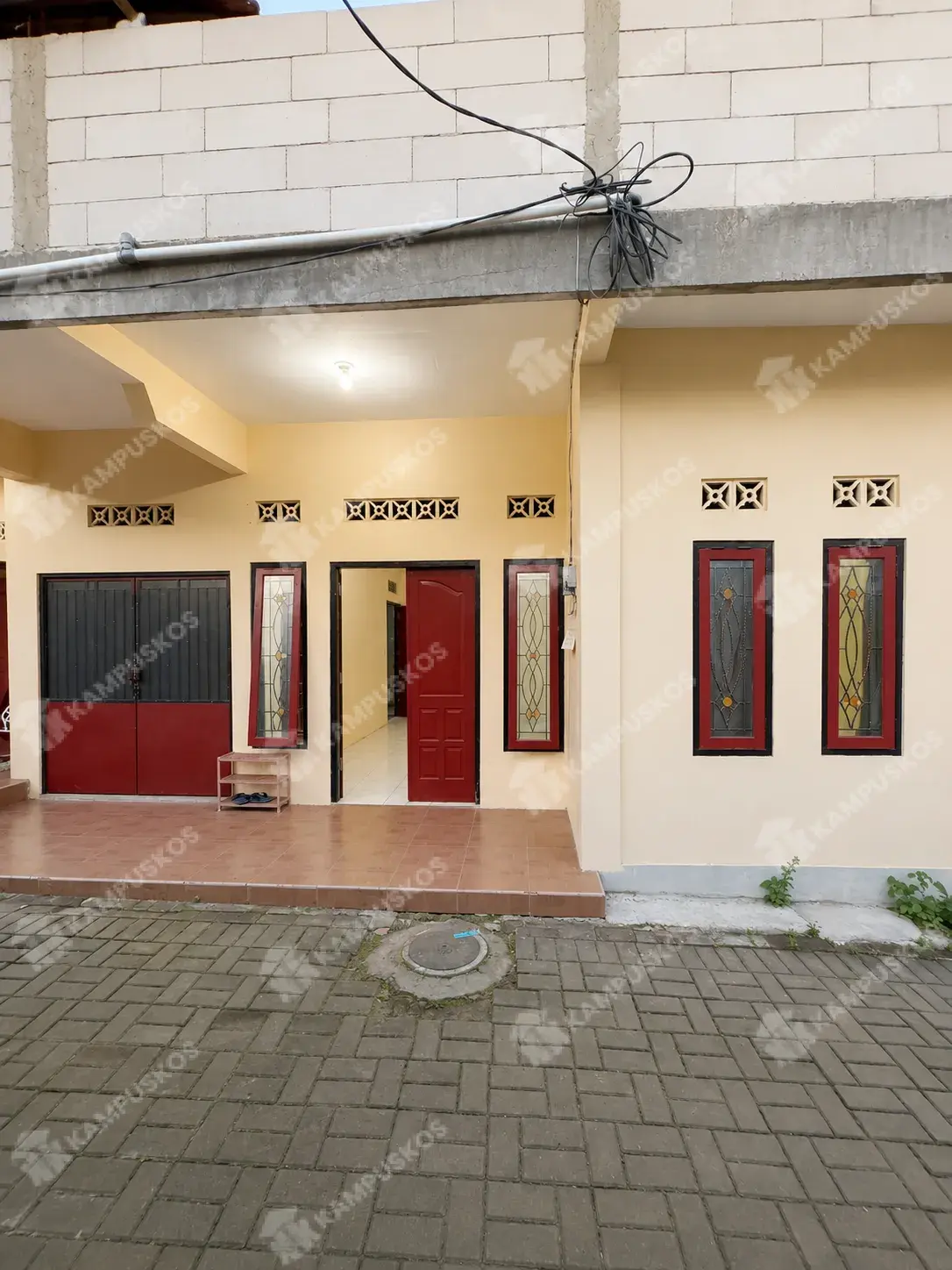 FOR RENT RUMAH MURAH 2 KAMAR AREA GEJAYAN 2K02R110626
