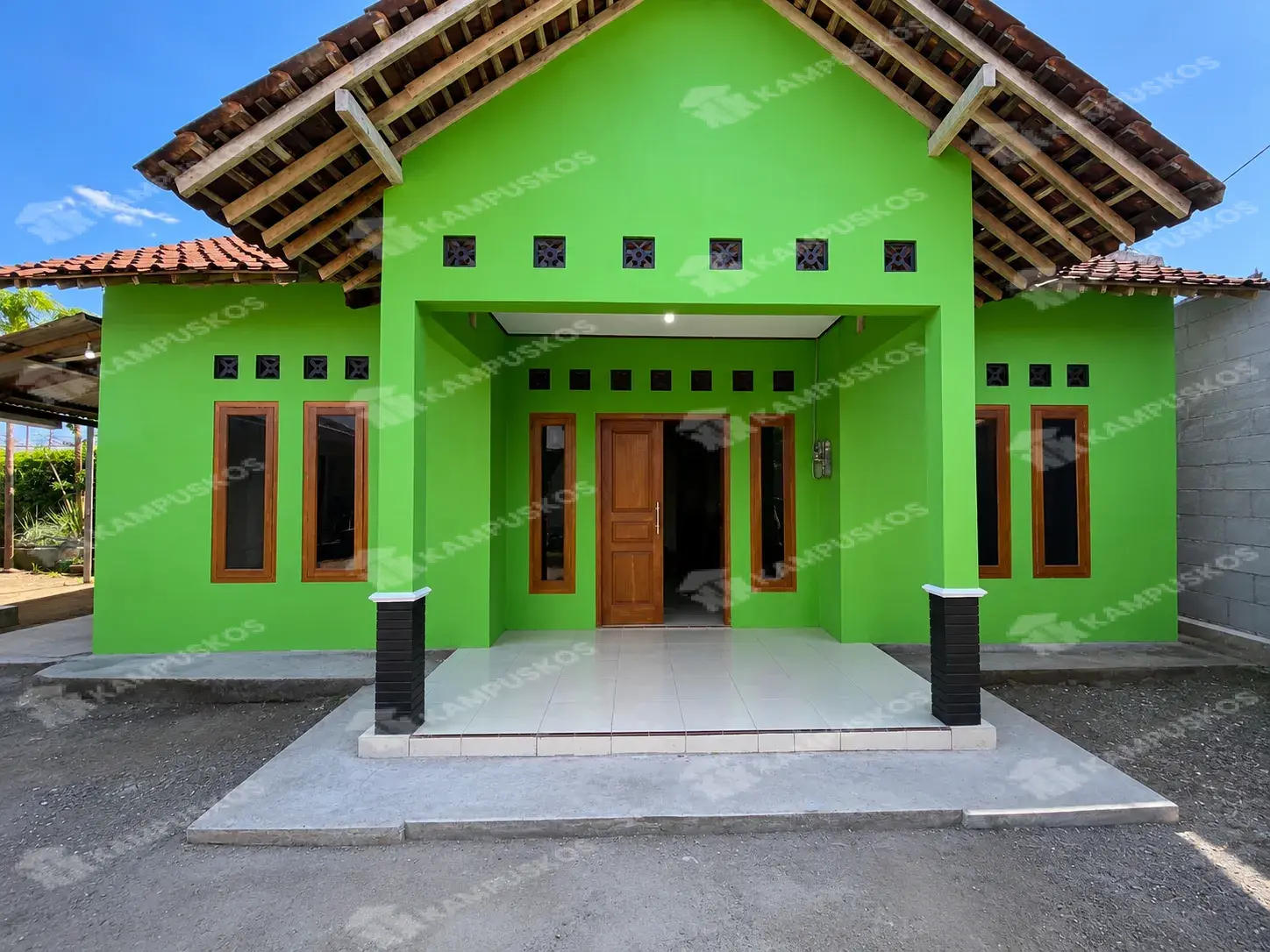 FOR RENT RUMAH 3KAMAR, HALAMAN DEPAN LUAS,MURAH MERIAH  3K03DF070726 