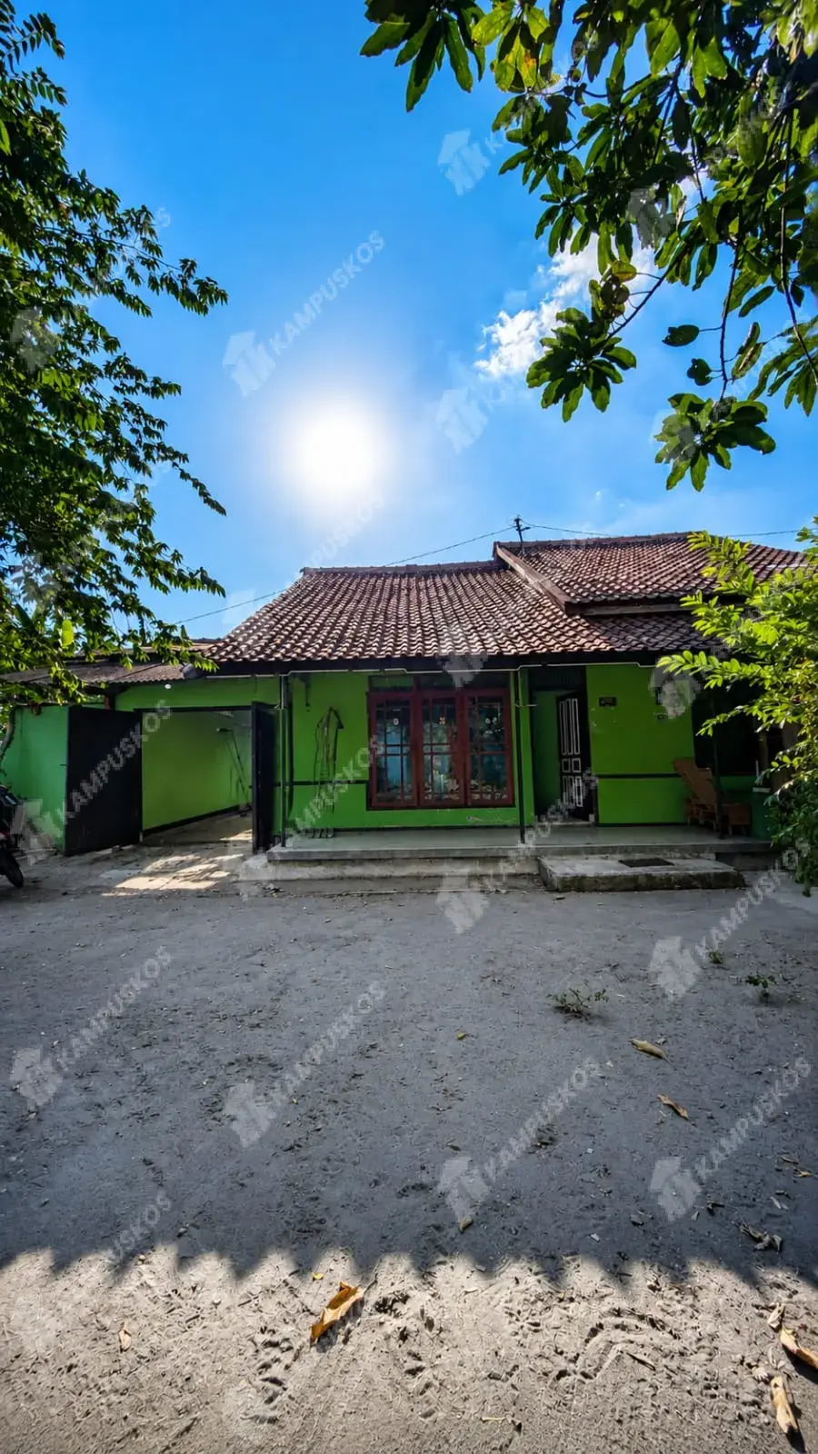 FOR RENT RUMAH 4 KAMAR  CARPORT LUAS 10 MENIT DARI UGM (BELAKANG MONJALI / PALAGAN BAWAH)* 4K04DR040826