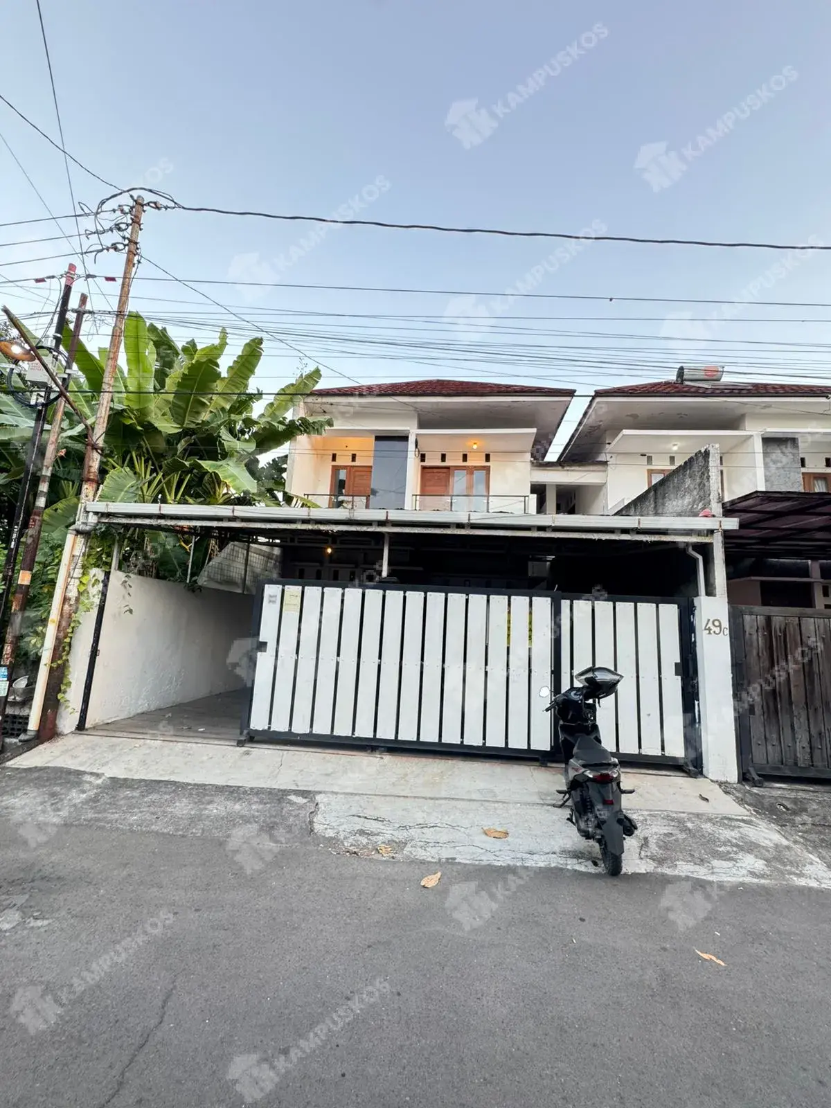 *FOR RENT RUMAH MEWAH 4 KAMAR  AREA JALAN PRUMNAS*  4K02R070826 