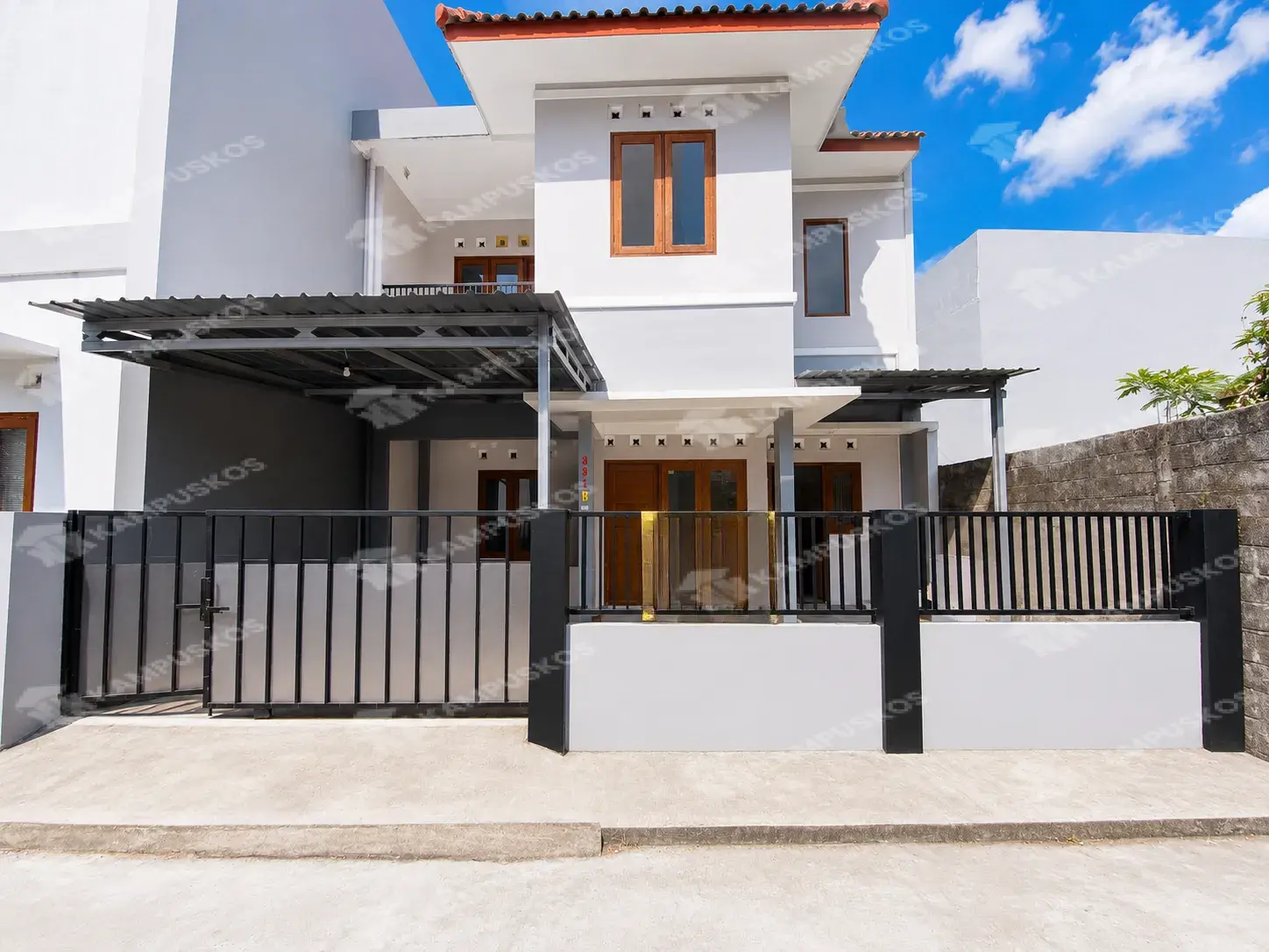FOR RENT RUMAH LUAS, 4 KAMAR, LUAS, MURAH MERIAH, 2LANTAI, SETURAN  4K02DF030826 