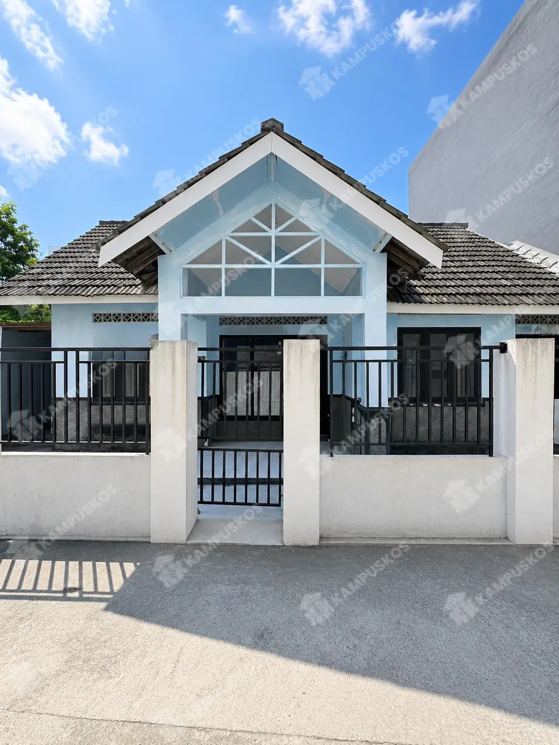  *DISEWAKAN KONTRAKAN BEBAS SOPAN AREA UPN JALAN KAKI SETURAN*  3K02R080826 