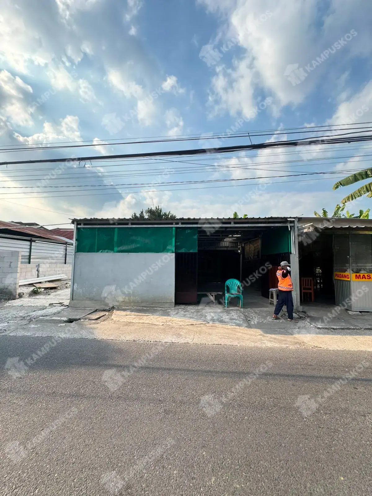 FOR RENT - RUMAH Cozy Siap Huni Area (Stadion Maguo Harjo) 4 KAMAR 2K03R120826