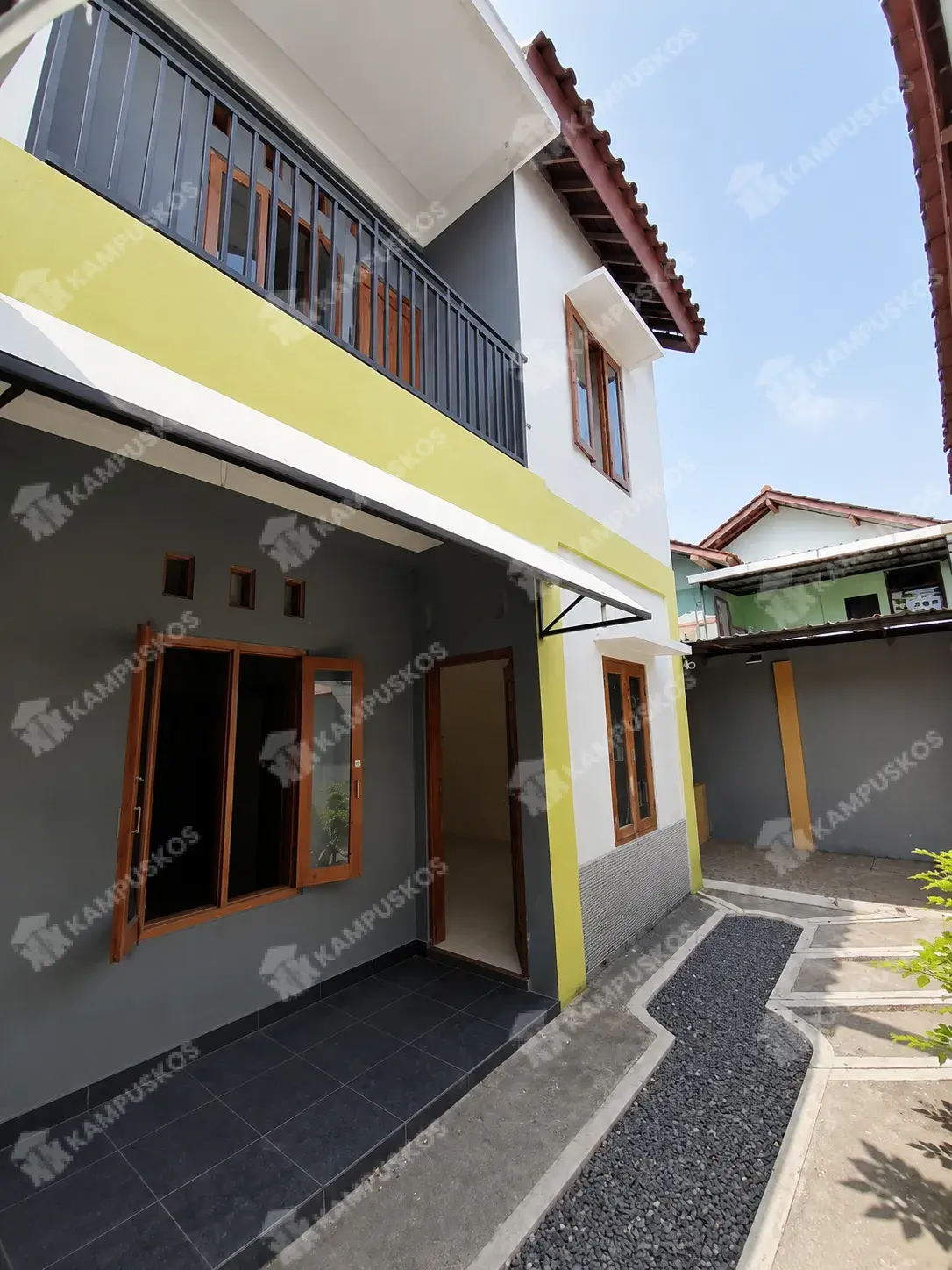 *DIKONTRAKAN RUMAH BELAKANG KOLAM RENANG TIRTOSARI JAKAL KM 8 (WAJIB ISLAM)* 3k03ty150726