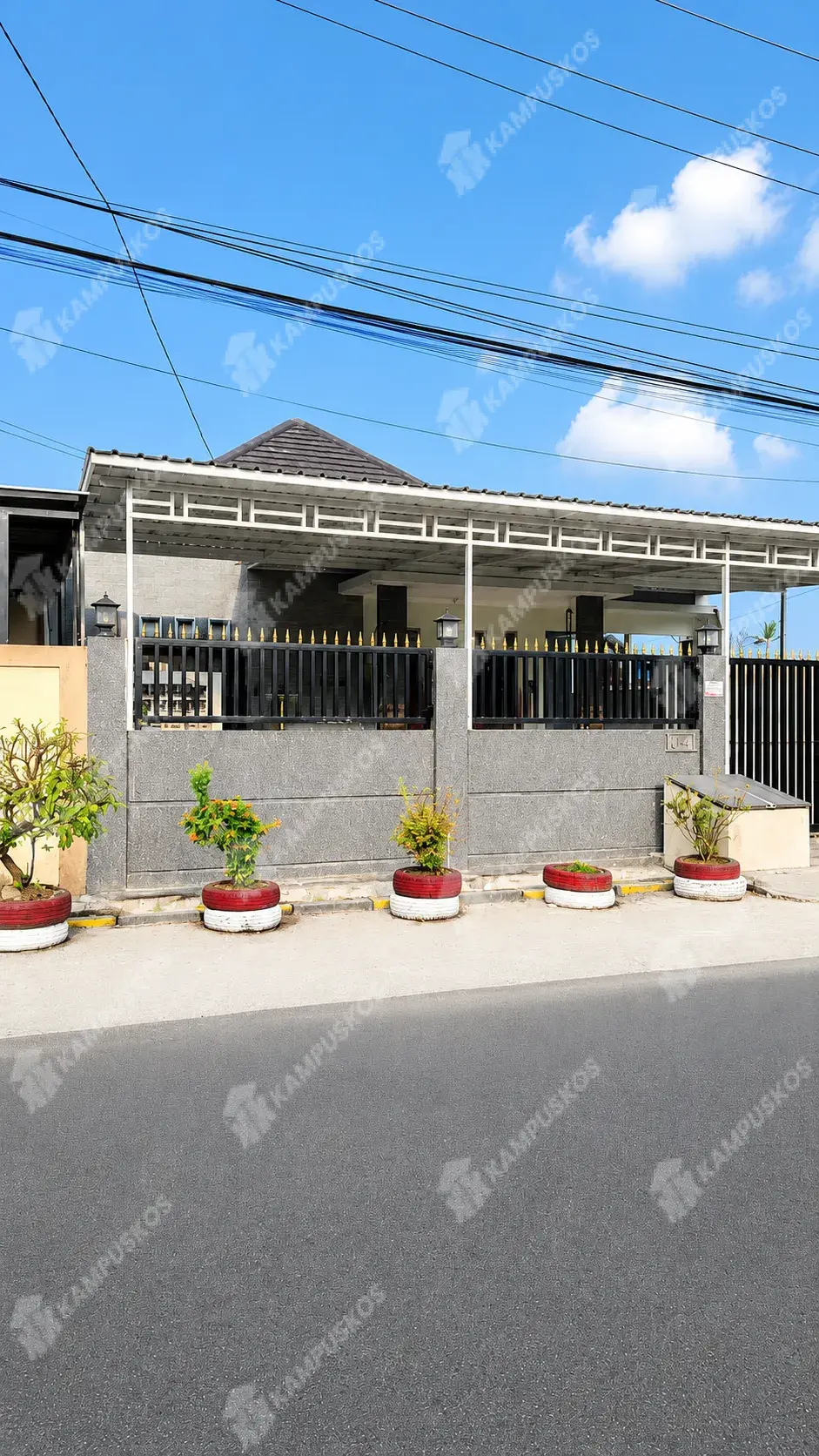 DISEWAKAN RUMAH ESTETIK FULL FURNISHED MURAH STRATEGIS 3 KAMAR DAERAH MAGUWOHARJO 2K03BL070726