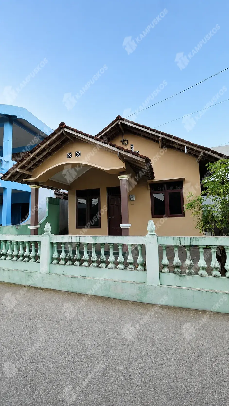 DISEWAKAN RUMAH 3 KAMAR LUAS PINGGIR RINGROAD UTARA 3K02DR020926