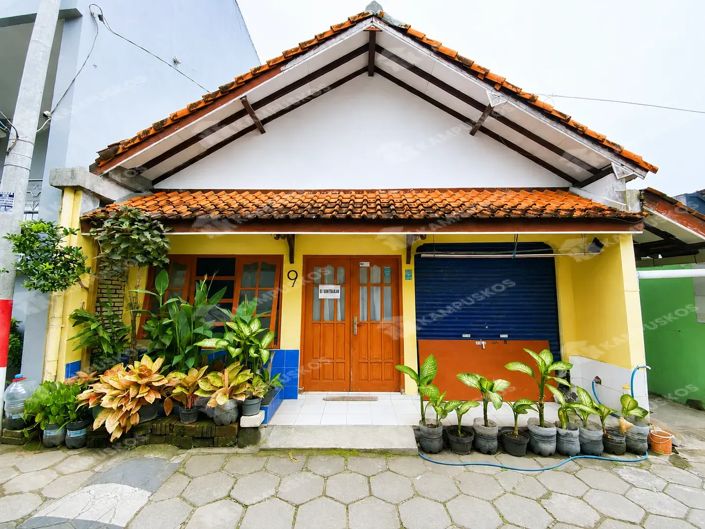 DIKONTRAKAN RUMAH 4 KAMAR MURAH BANGET DEKAT KAMPUS UGM - UNY 4K01GA020226