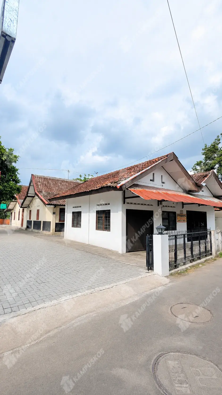 DISEWAKAN RUMAH 4 KAMAR LUAS AREA PUSAT KAMPUS 5K01RBS150226