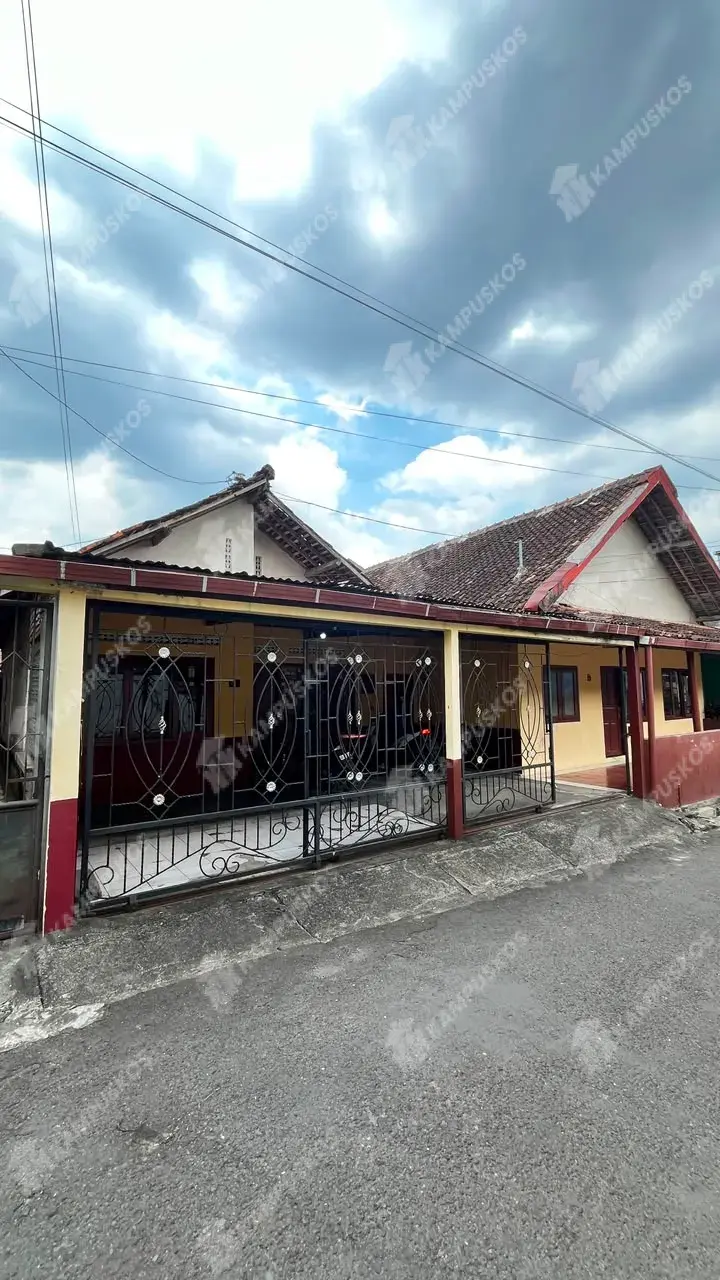 FOR RENT - RUMAH Murmer 3 Kamar Area Jakal KM 7 ( Gardu PLN ) 3K04AL031026