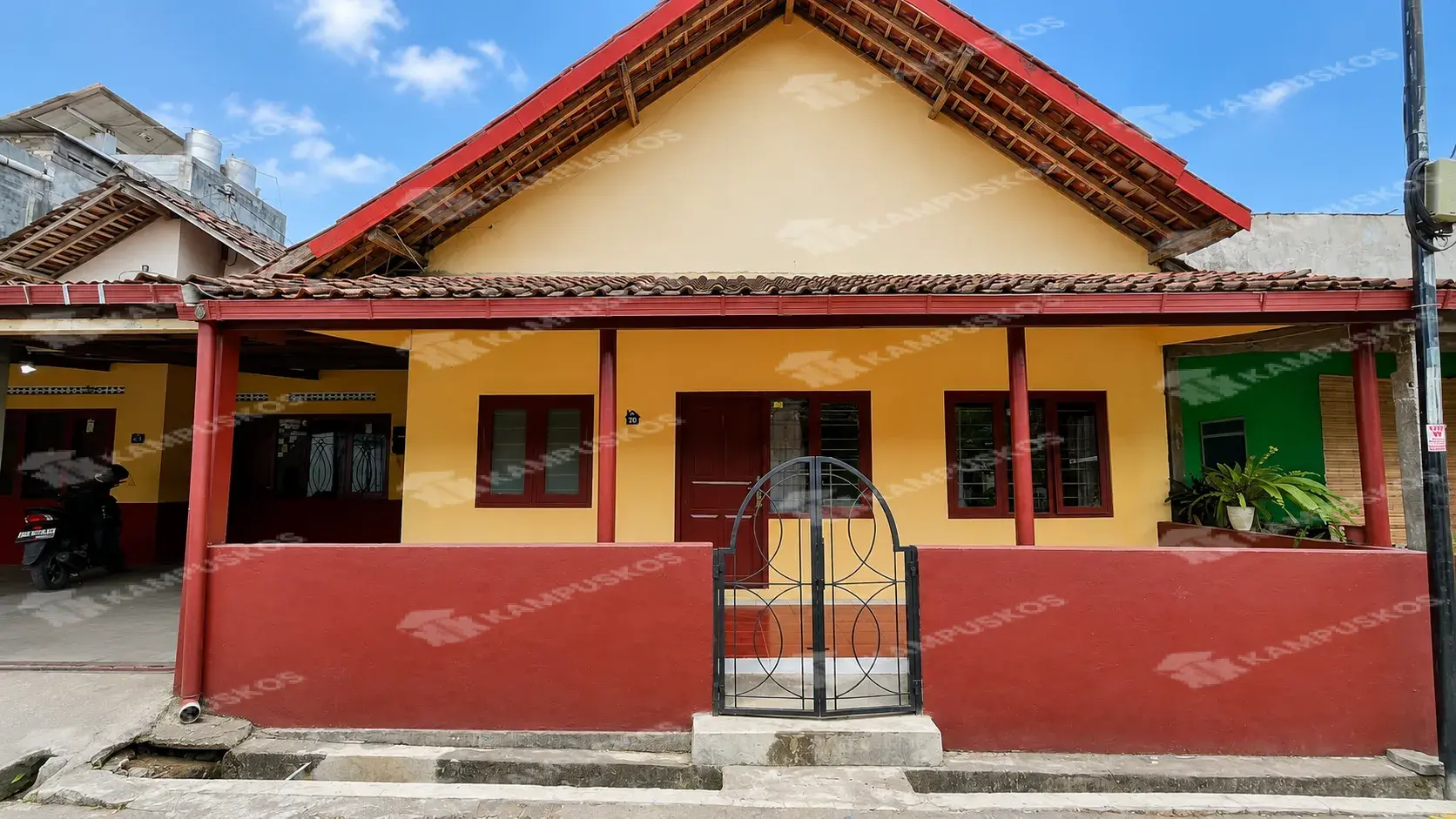 FOR RENT - RUMAH Murmer 6 Kamar Area Jakal KM 7 ( Gardu PLN ) 6K04AL041026