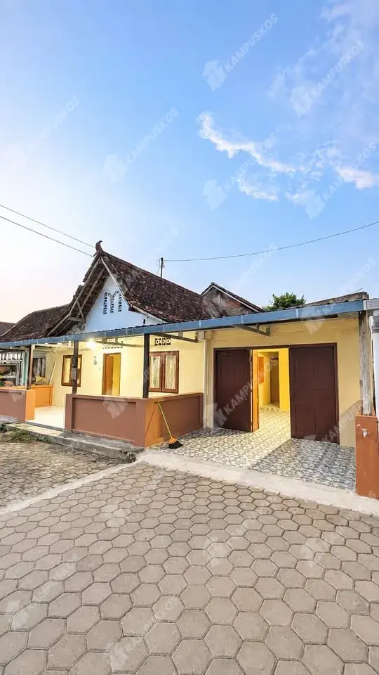 DIKONTRAKAN RUMAH NYAMAN STRATEGIS 5 KAMAR AREA UGM UNY 5K01RBS150626