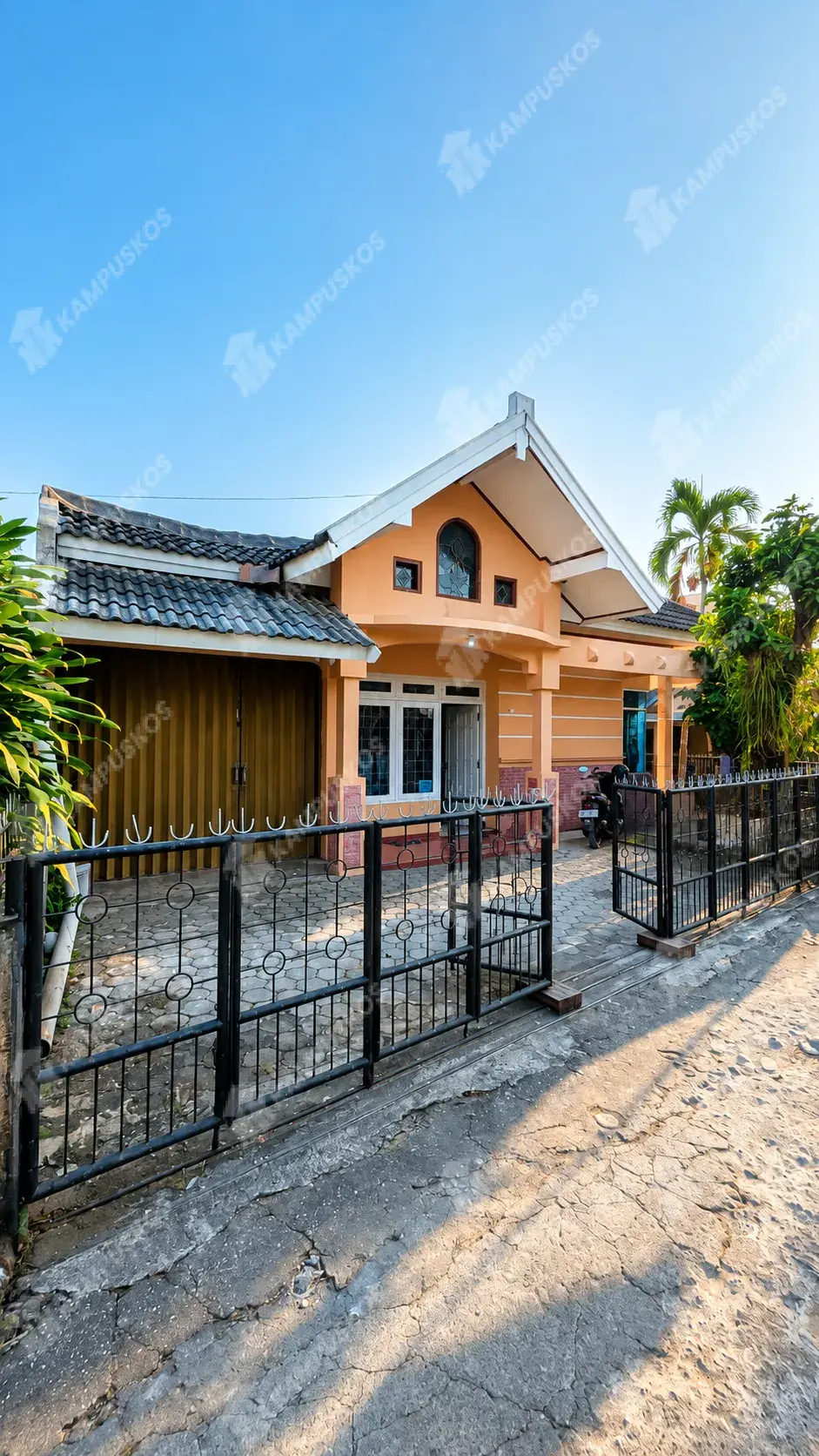 *FOR RENT RUMAH SEMI FURNISH + PET FRIENDLY DI JL PALAGAN* 4K04DR060926