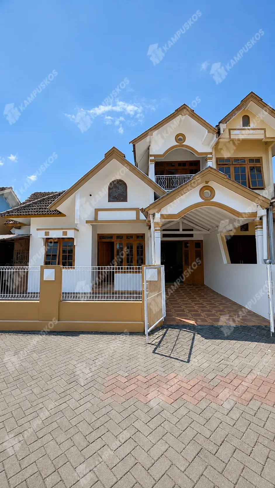 *RUMAH LUAS MODERN DI DALAM PERUMAHAN JAKAL KM 6* 4K04DR100926