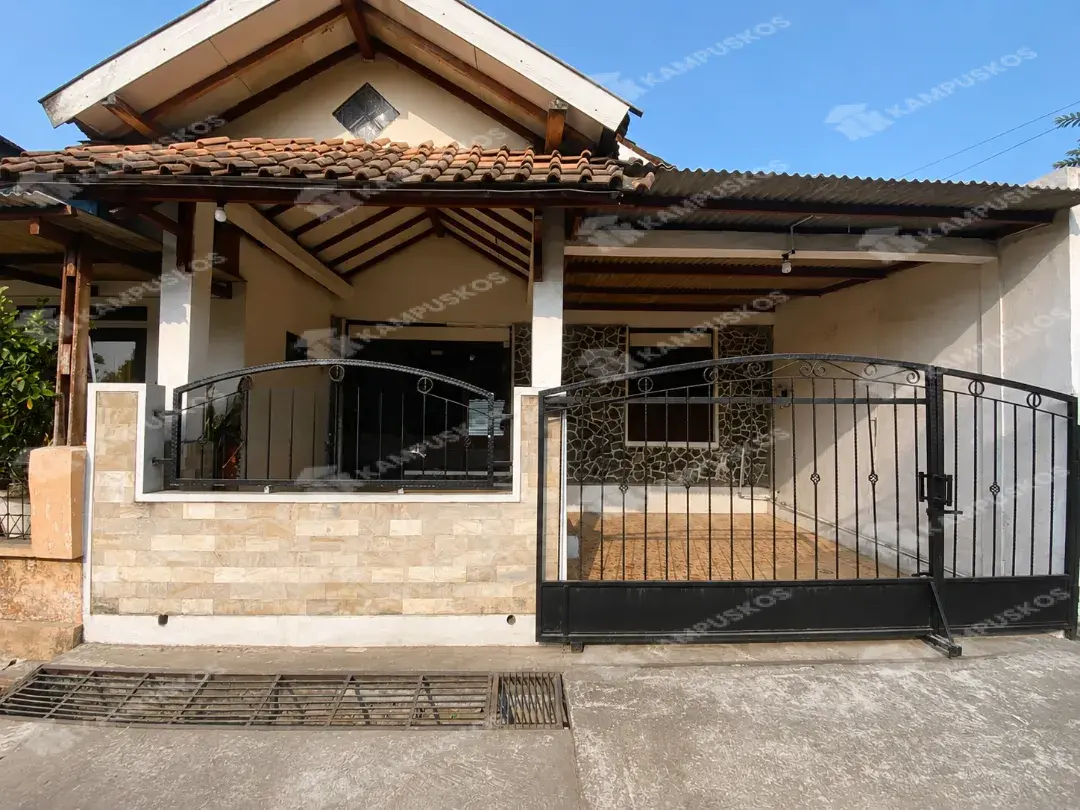 FOR RENT RUMAH 2 KAMAR LUAS, MURAH MERIAH, BANGUNAN LUAS SETURAN 2K02DF040926