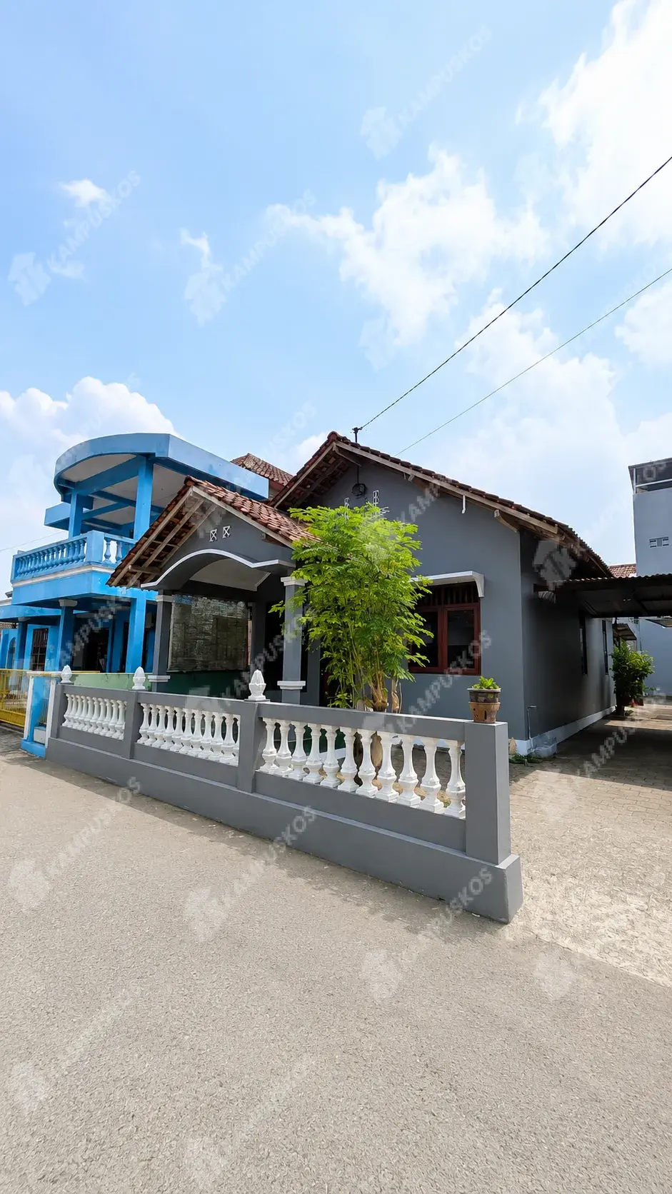 *KONTRAKAN MULUS BARU SELESAI RENOV 100% DI PUGERAN / PINGGIR RINGROAD UTARA 3 KAMAR MUAT 2 MOBIL* 3K02DR020926